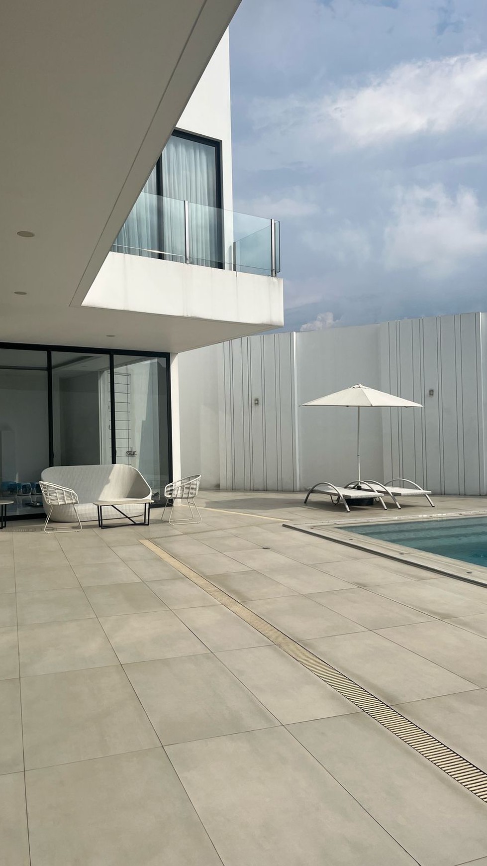 Rumah Mewah seperti Villa di BSD City
