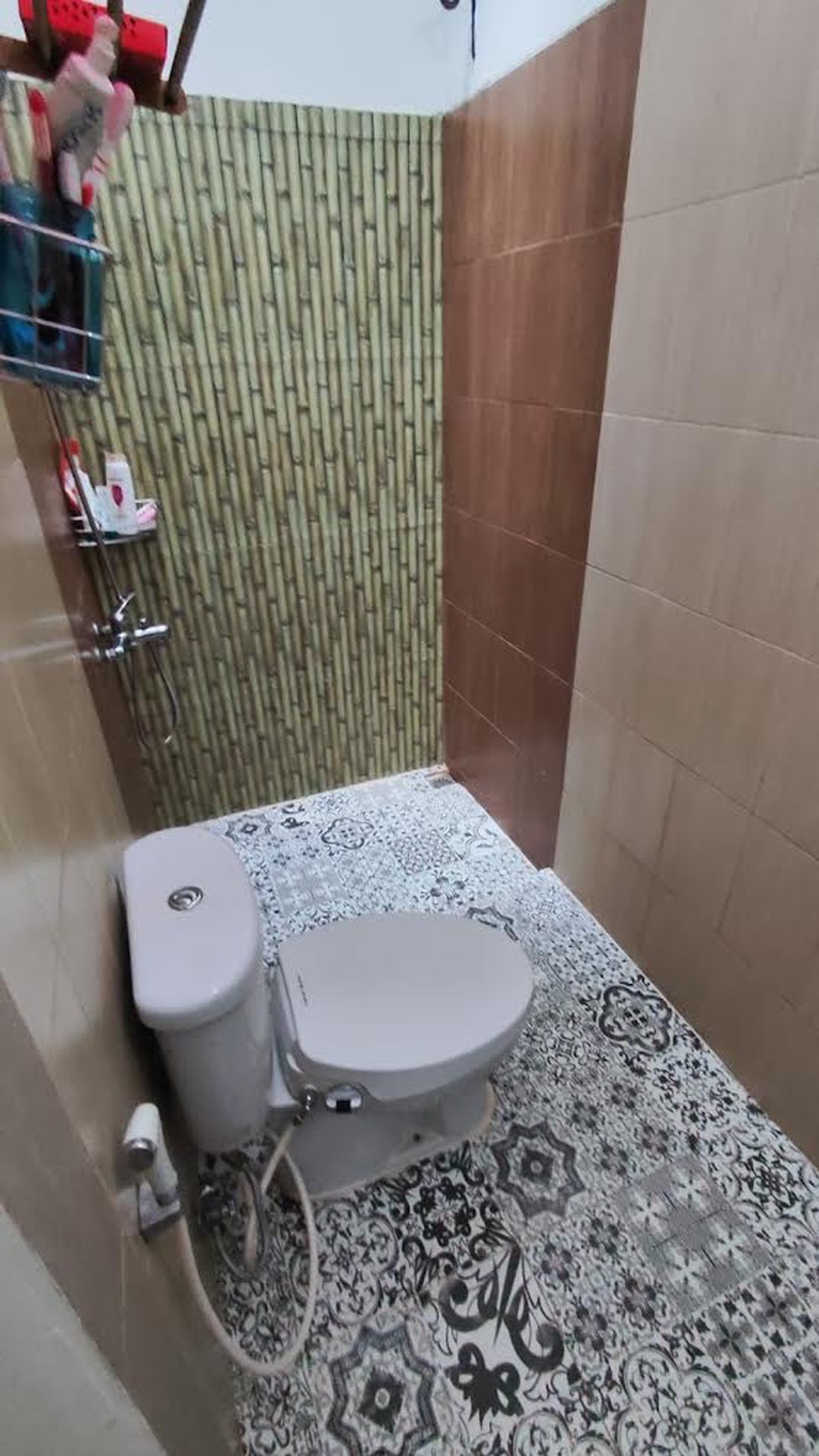 Termurah Rumah Luas 2 Lantai Terawat Lokasi Strategis di Lippo Karawaci Tangerang
