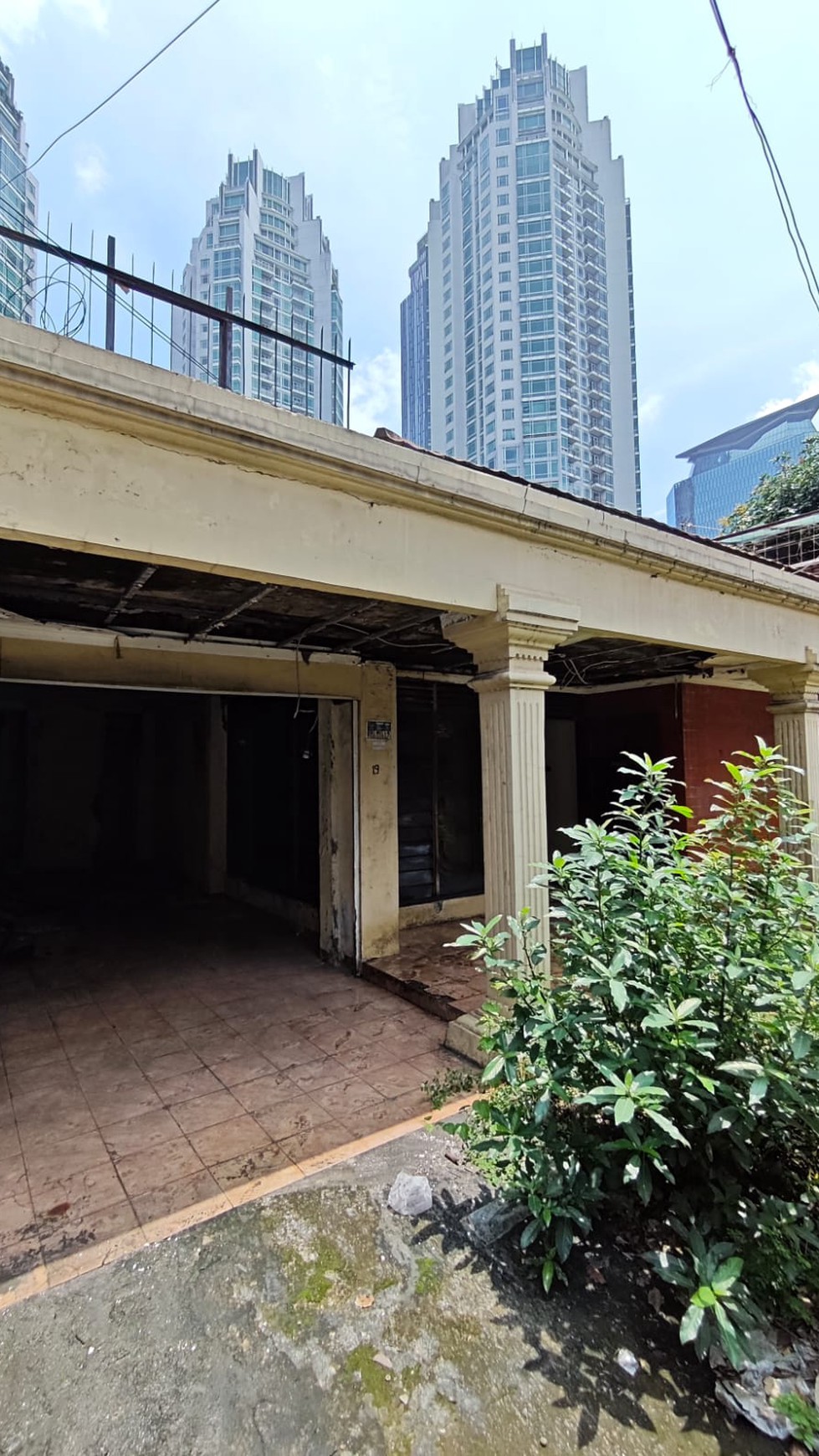 Rumah Hitung Tanah Area Cipete