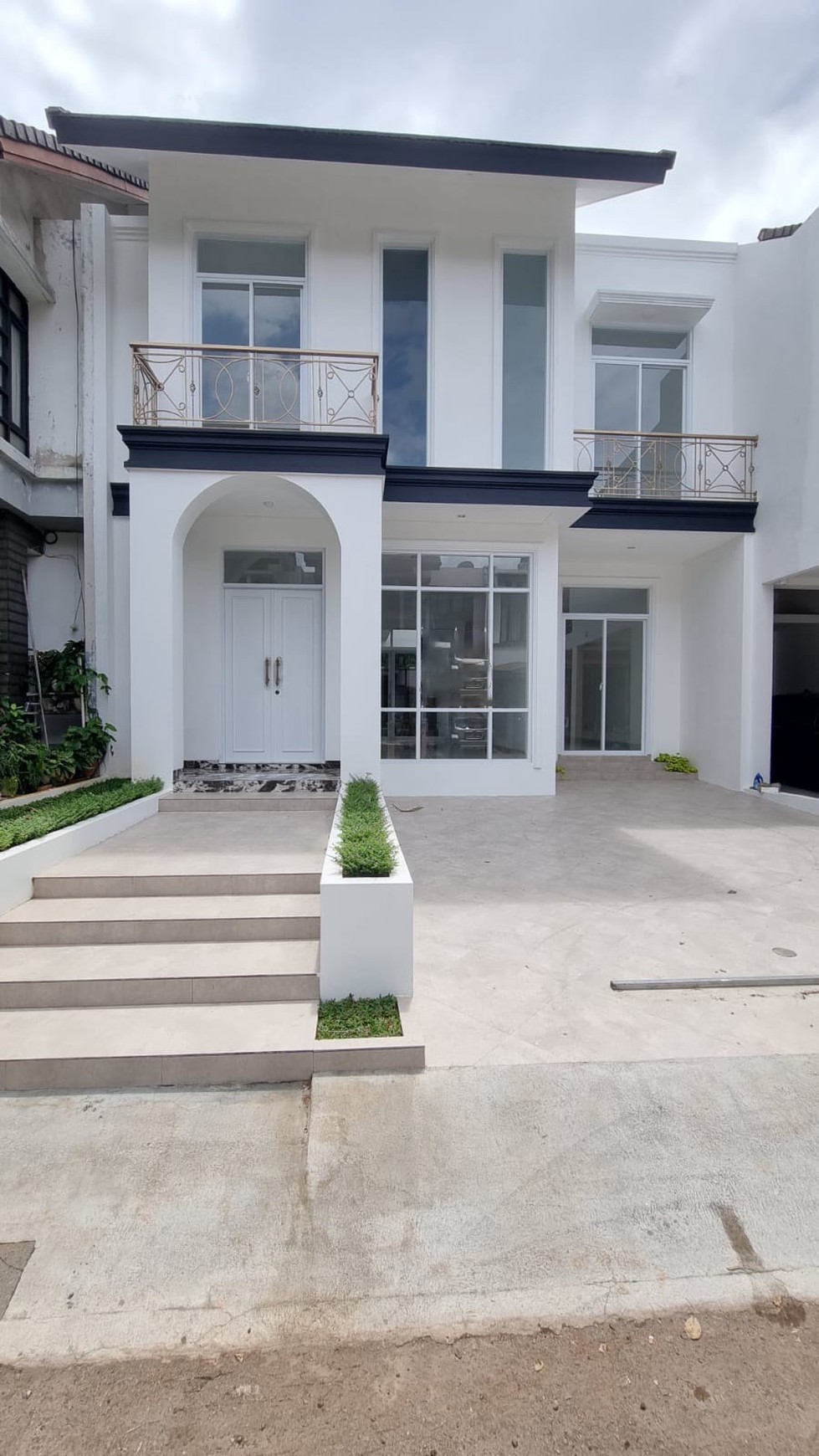 Rumah Siap Huni dengan Hunian Nyaman dan Asri di Sektor 9, Bintaro