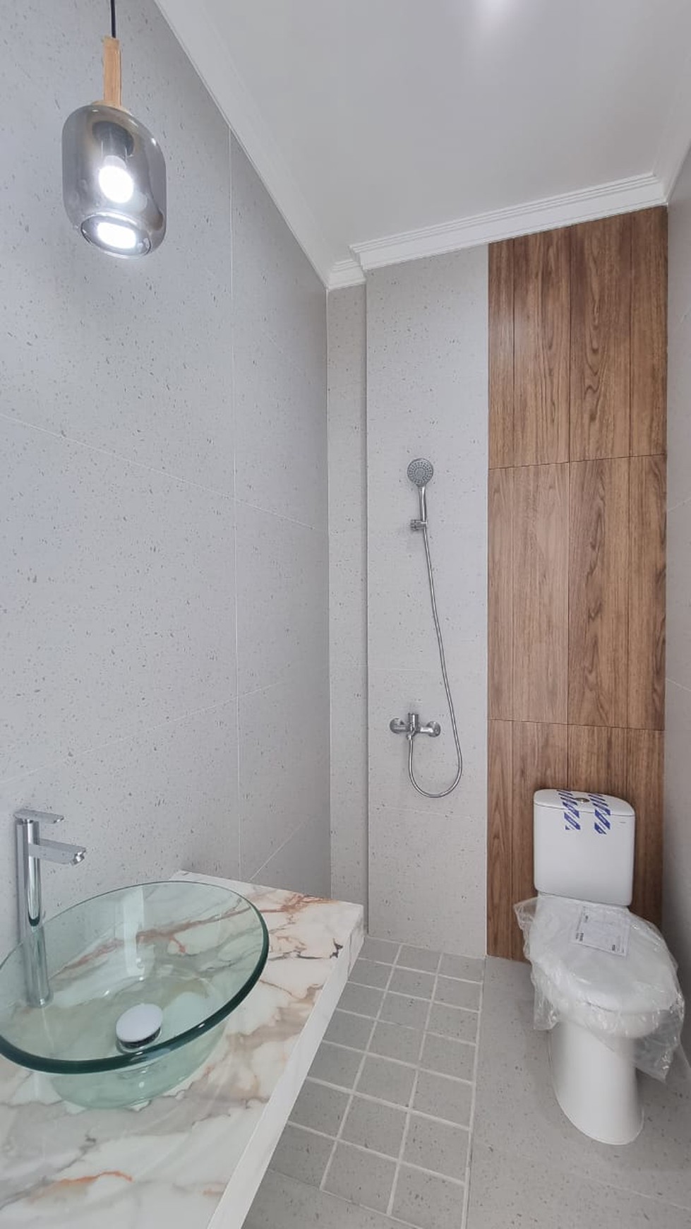 Rumah Siap Huni dengan Hunian Nyaman dan Asri di Sektor 9, Bintaro