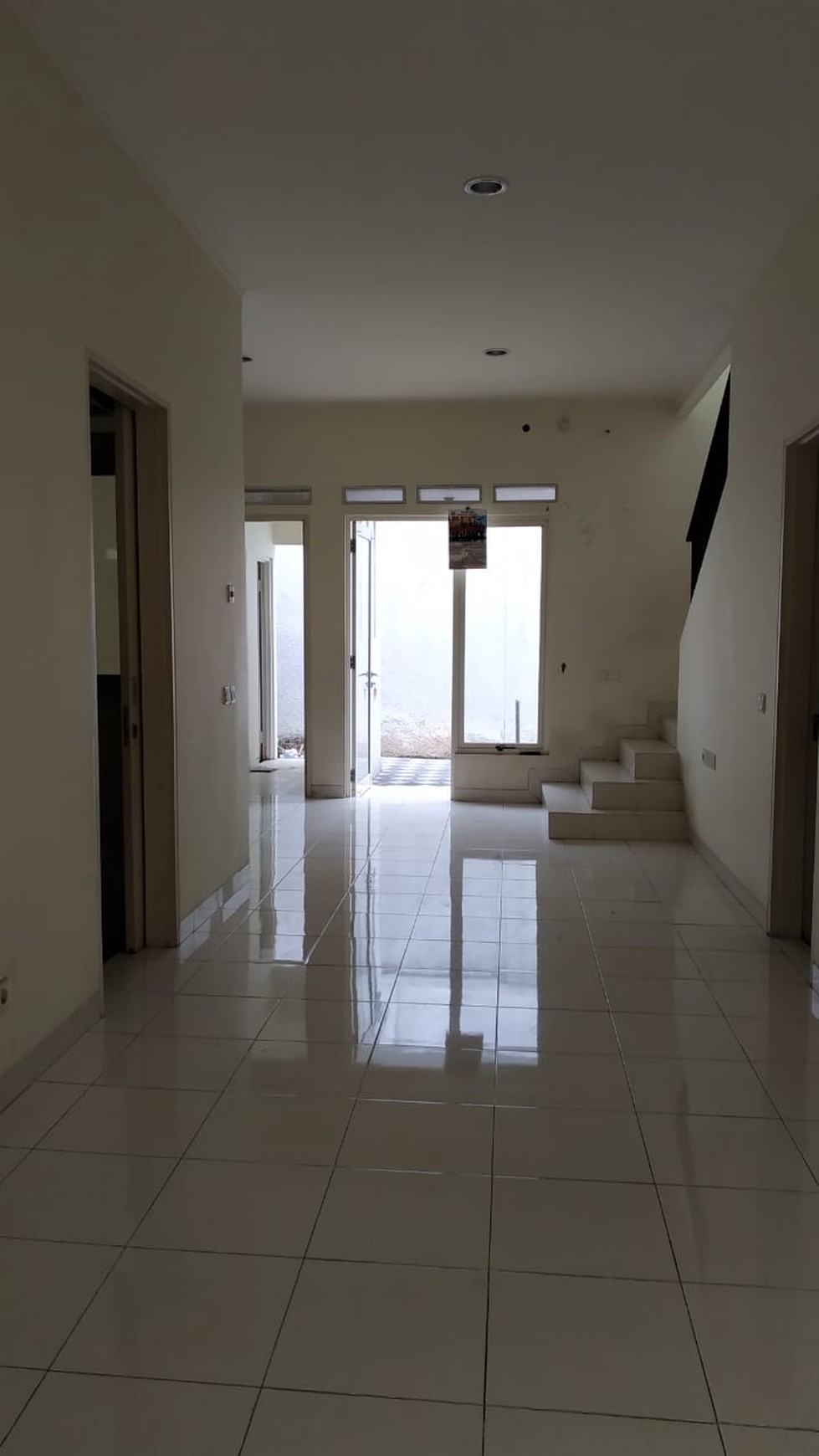 Rumah Bagus Di Komp Darwin, Jl Darwin Timur Serpong Tangerang Selatan