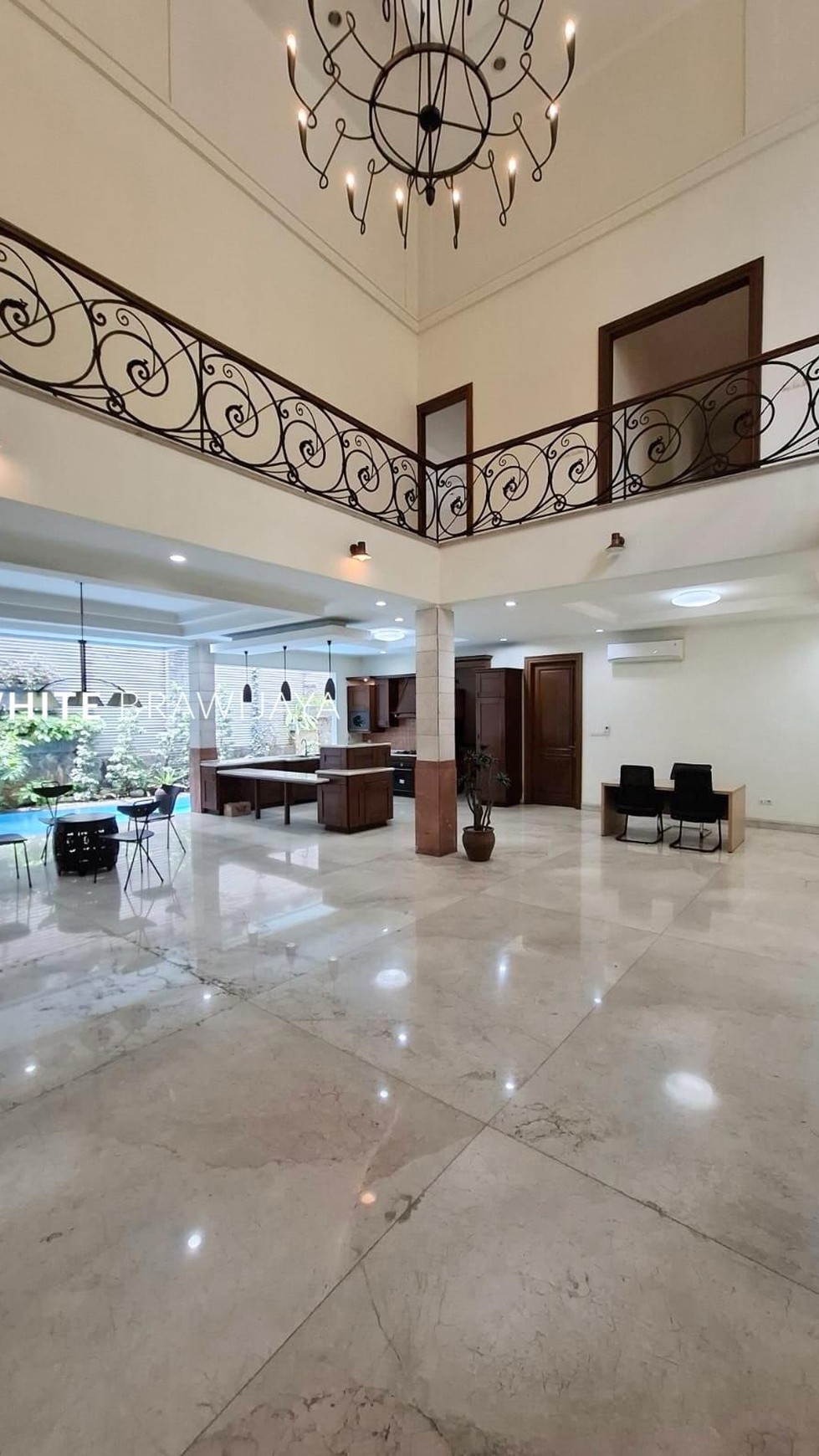 Rumah Mewah Siap Huni Lingkungan Tenang Area Kebayoran Baru