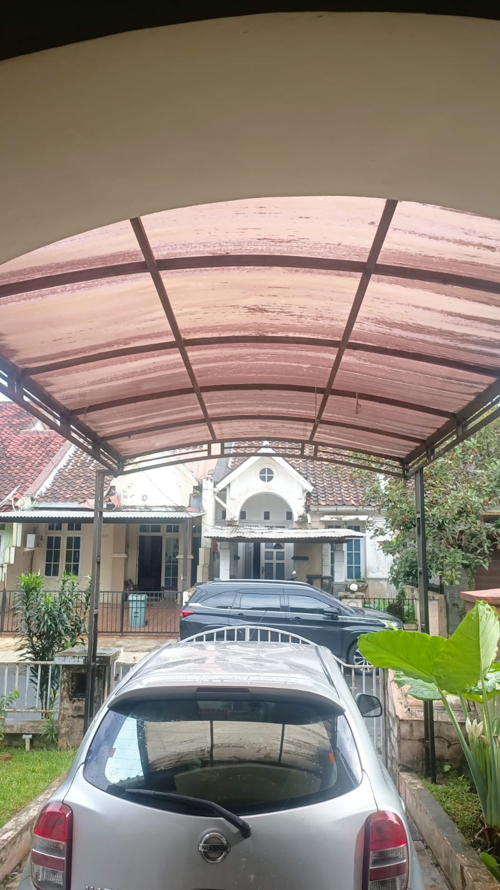 Rumah Siap Huni dengan Hunian Nyaman dan Asri di Pamulang.