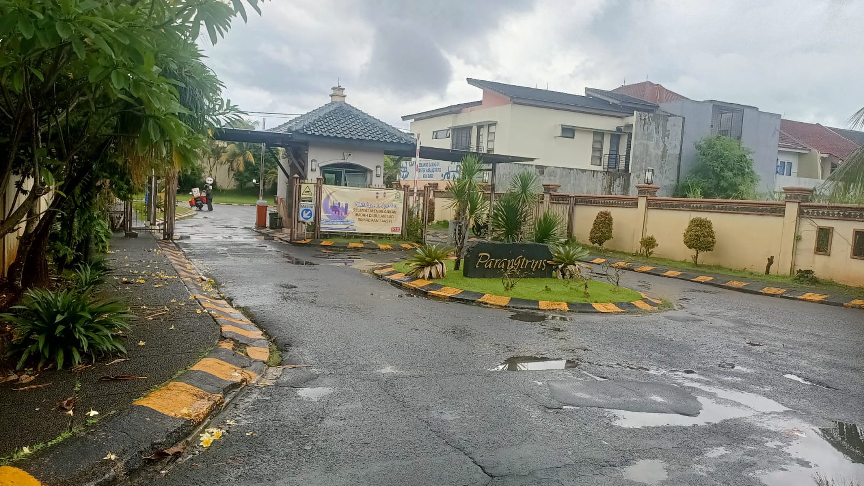 Rumah Siap Huni dengan Hunian Nyaman dan Asri di Pamulang.