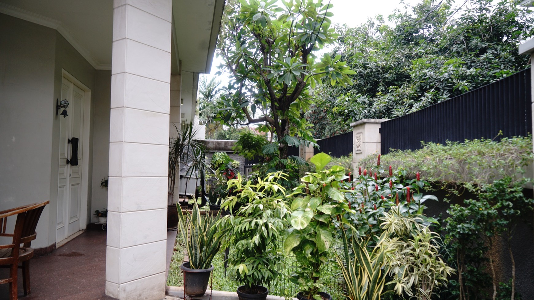 Dijual Rumah  2 Lantai Siap Huni daerah  Tanah Kusir