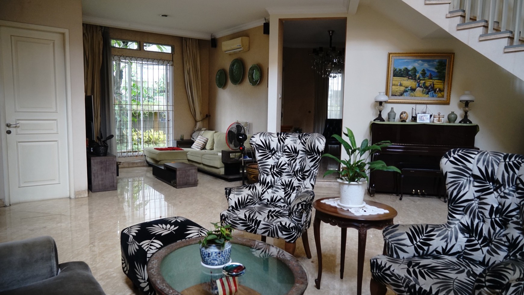 Dijual Rumah  2 Lantai Siap Huni daerah  Tanah Kusir