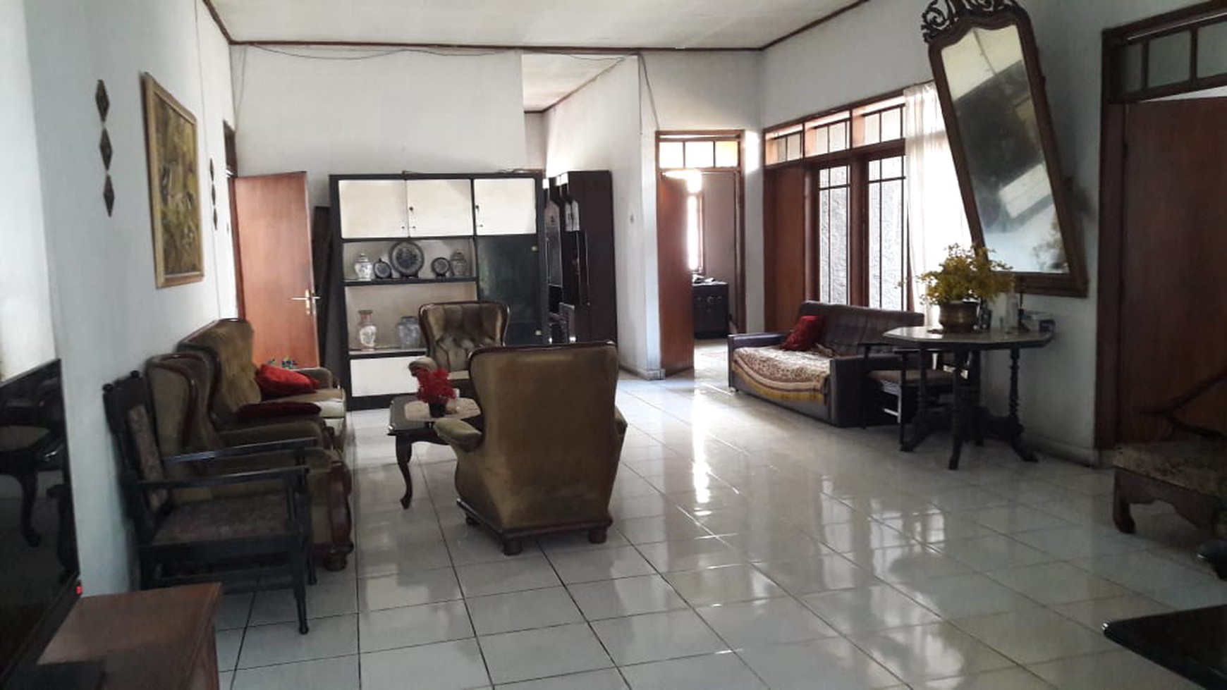 Rumah Asri di Tengah Kota Sayap Turangga, Bandung