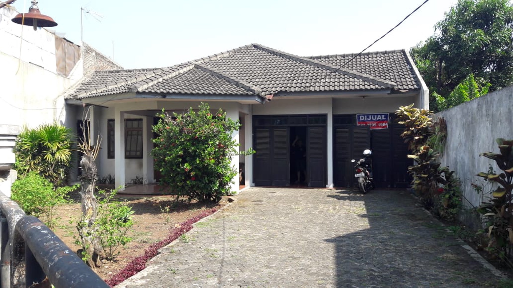 Rumah Asri di Tengah Kota Sayap Turangga, Bandung