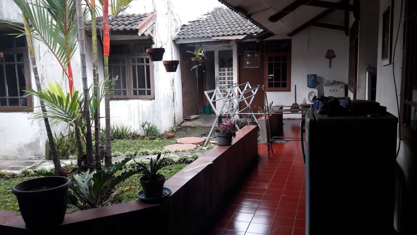 Rumah Asri di Tengah Kota Sayap Turangga, Bandung