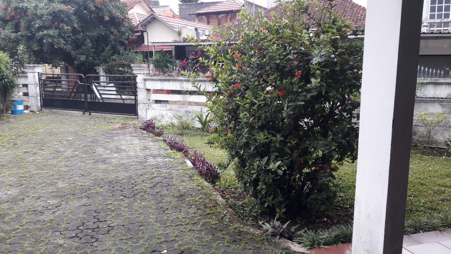 Rumah Asri di Tengah Kota Sayap Turangga, Bandung