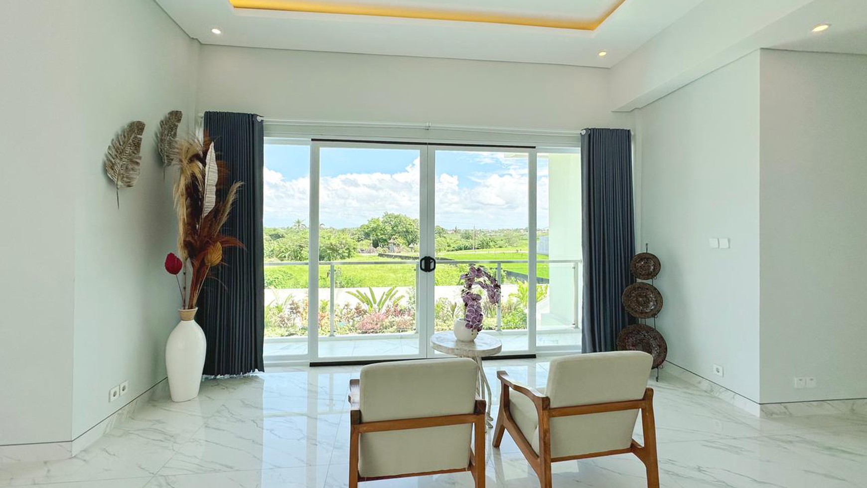 Leasehold - Luxury villa with breathtaking views of majestic mountains in Cemagi, Bali