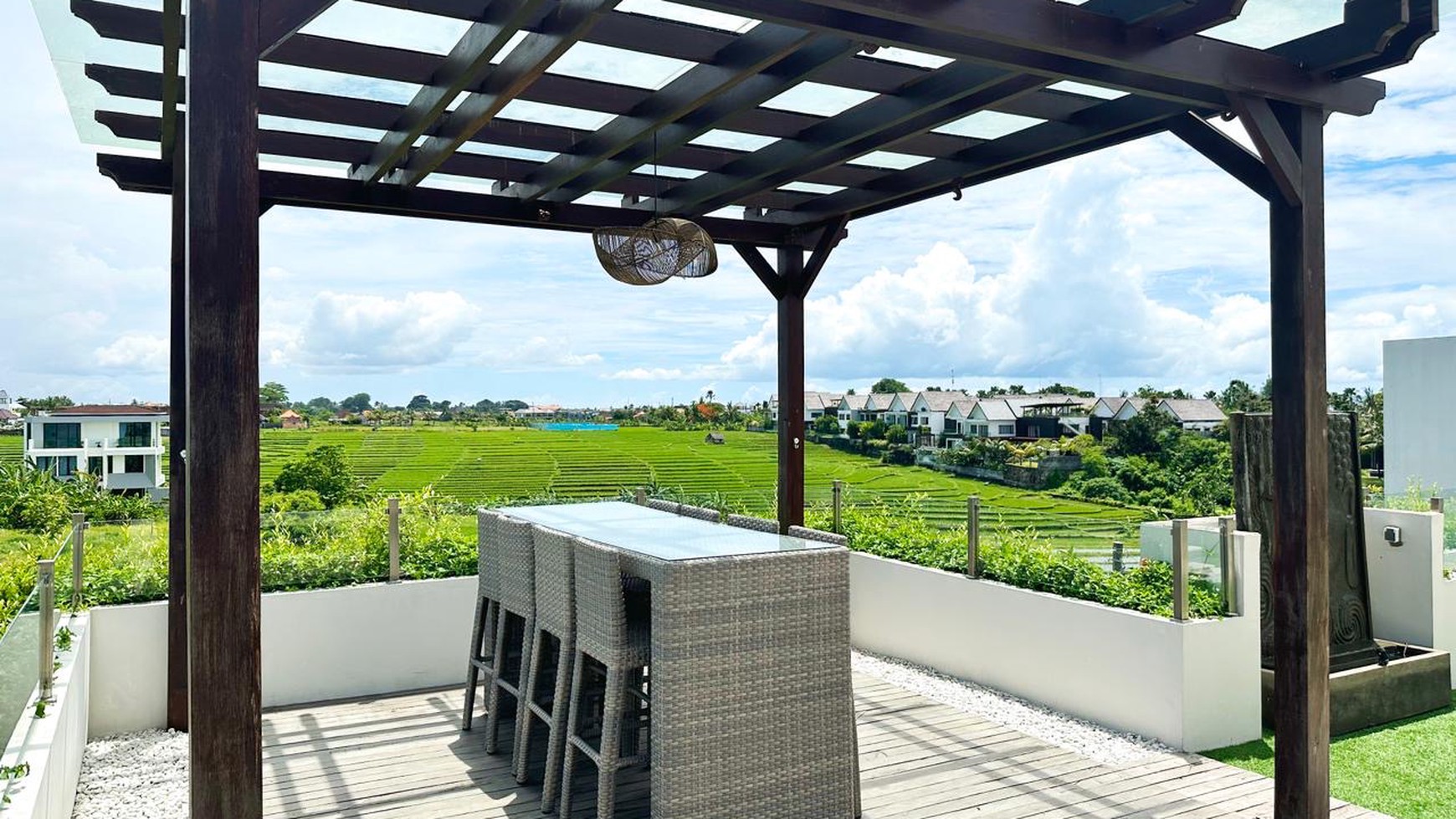 Leasehold - Luxury villa with breathtaking views of majestic mountains in Cemagi, Bali