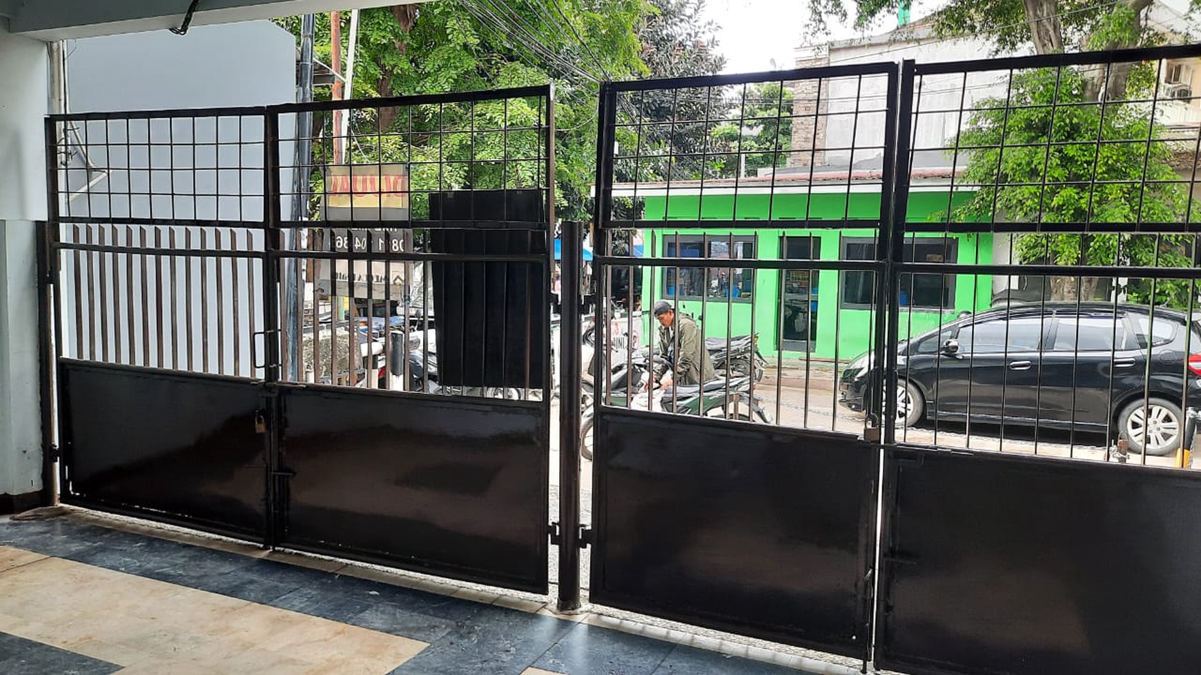 Di Jual Rumah Usaha 3 Lantai di Kebayoran, Jakarta Selatan