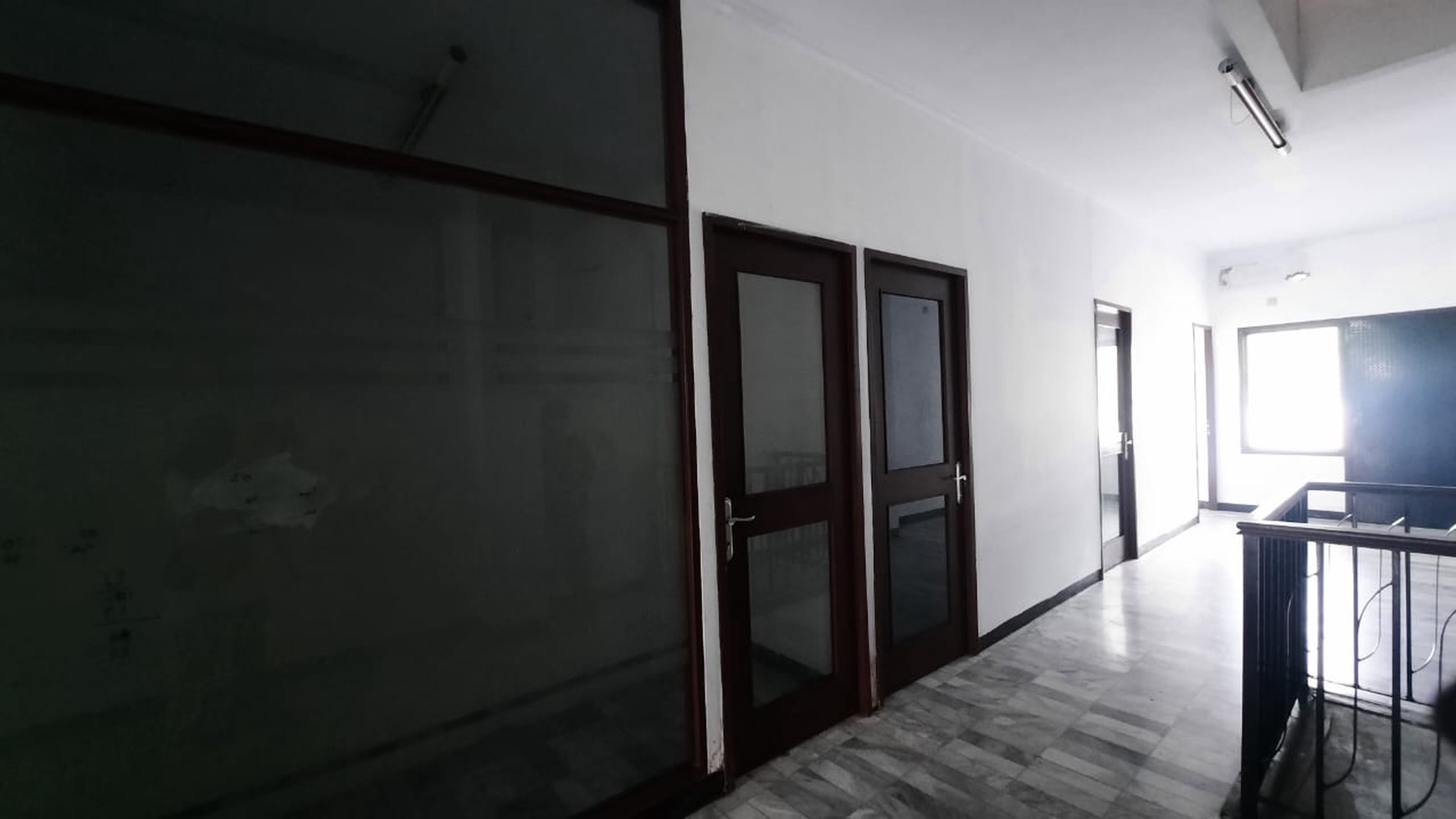 Di Jual Rumah Usaha 3 Lantai di Kebayoran, Jakarta Selatan