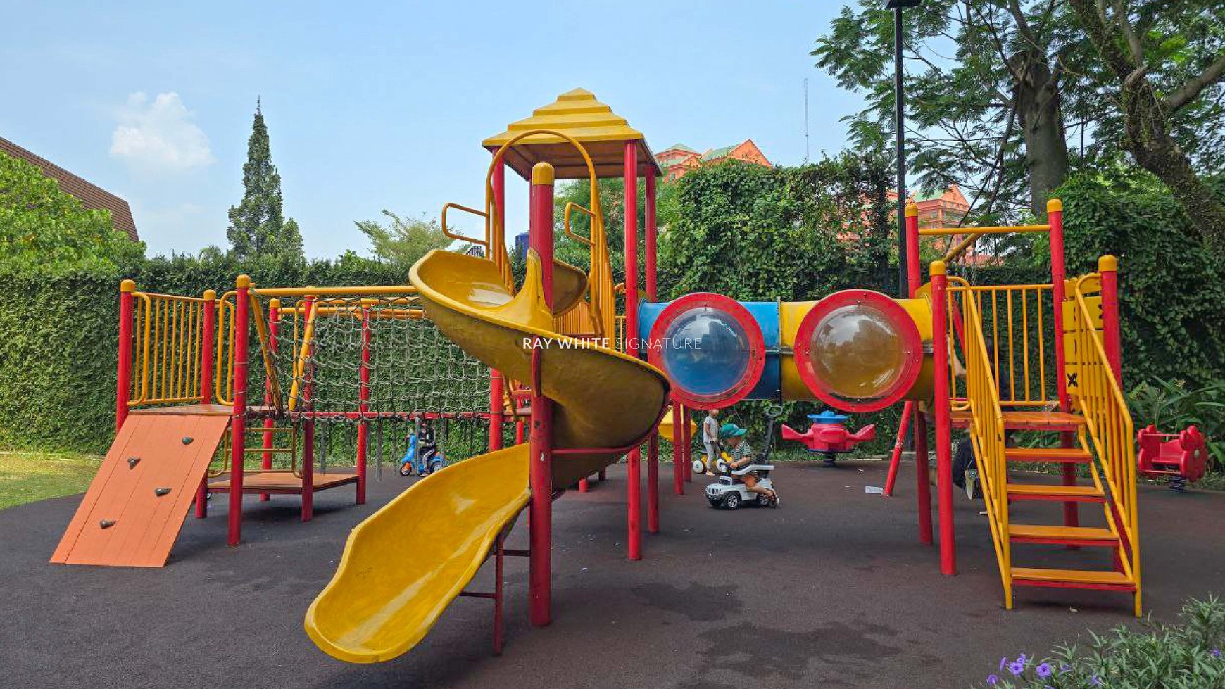 Apartemen Hampton's Park Lantai 5 - 2 Bedrooms