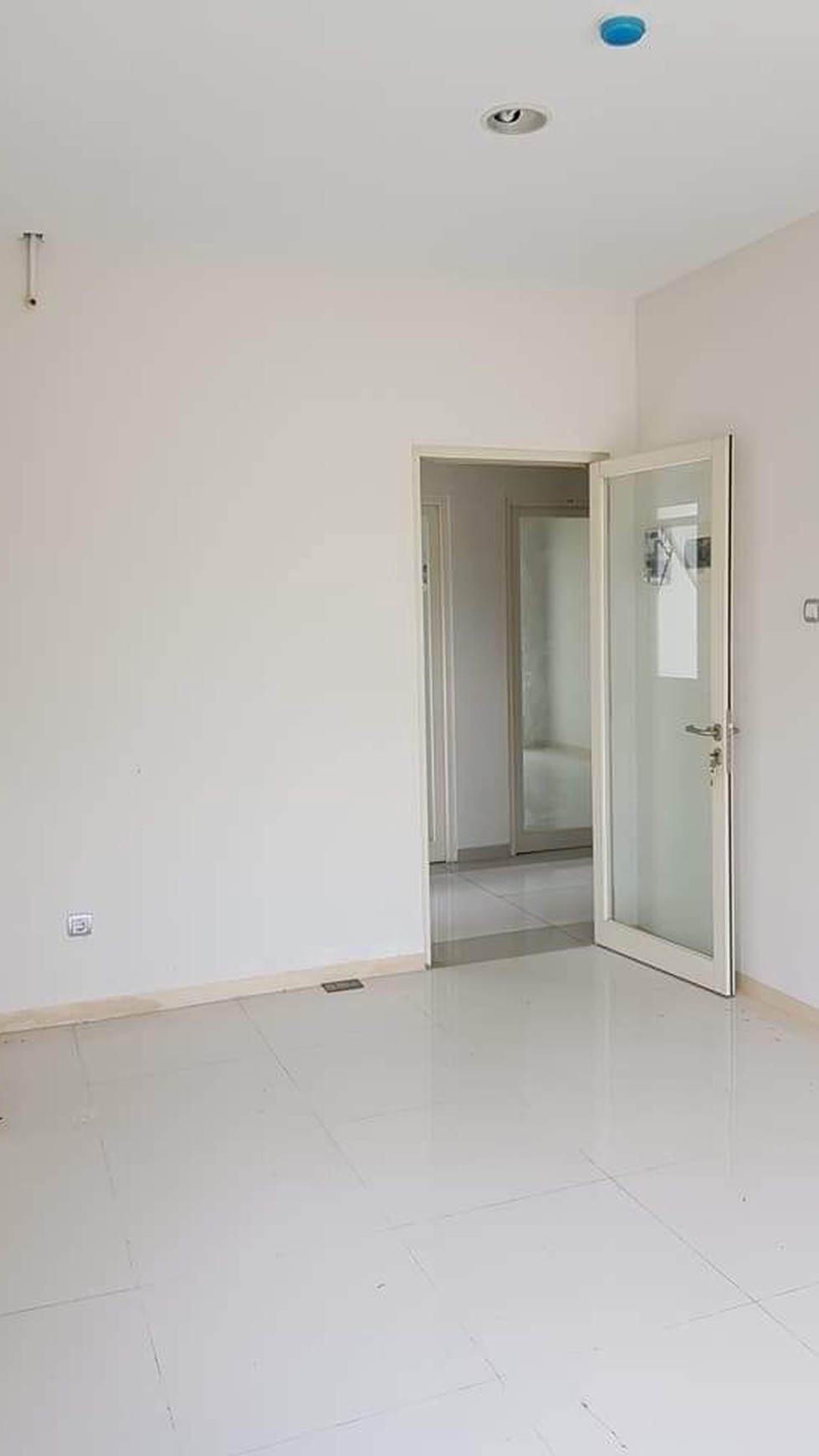 RUKO  DI APARTEMEN AREA GREENLAKE DIJUAL CEPAT COCOK UNTUK SEGALA USAHA