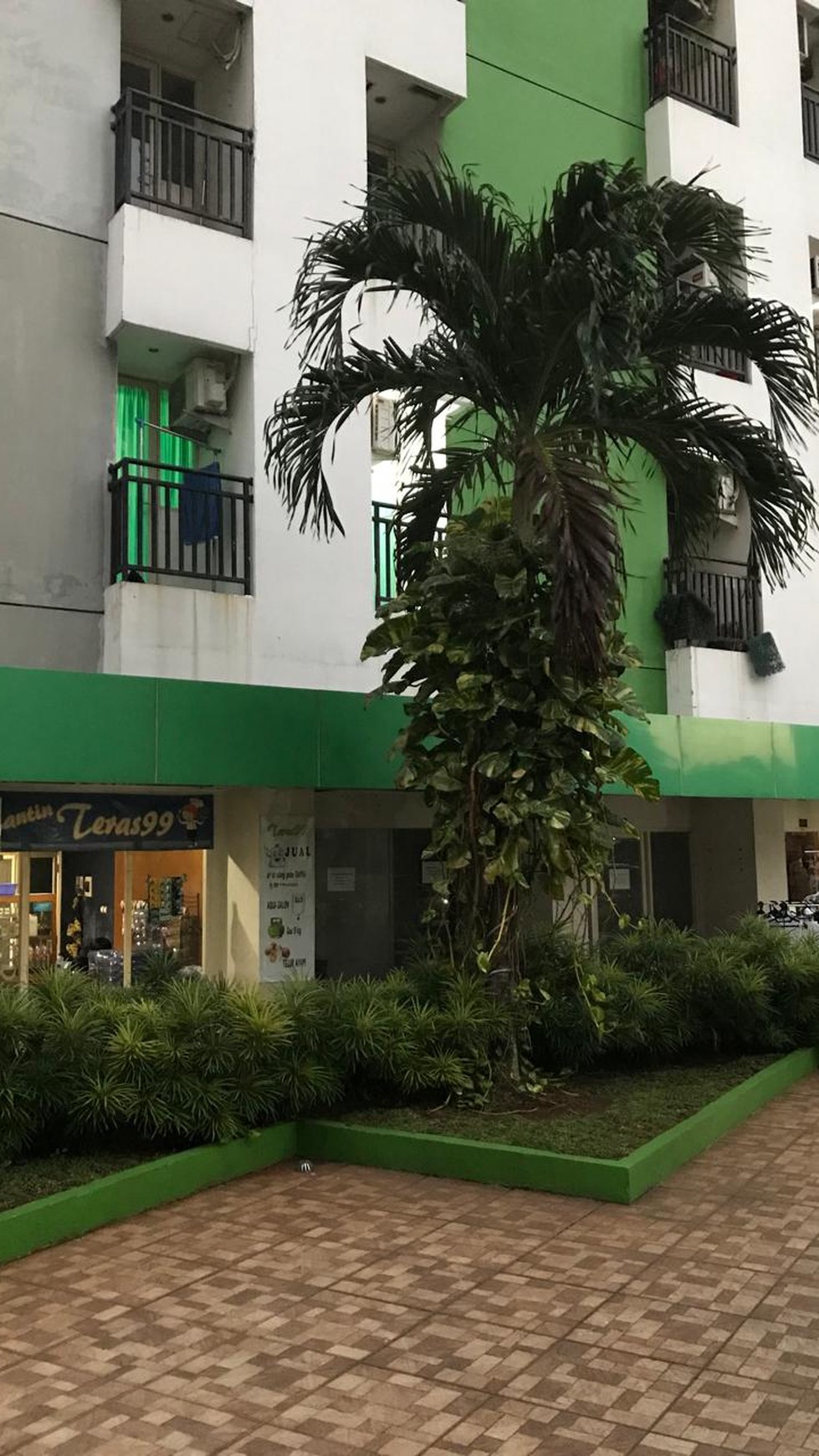 RUKO  DI APARTEMEN AREA GREENLAKE DIJUAL CEPAT COCOK UNTUK SEGALA USAHA