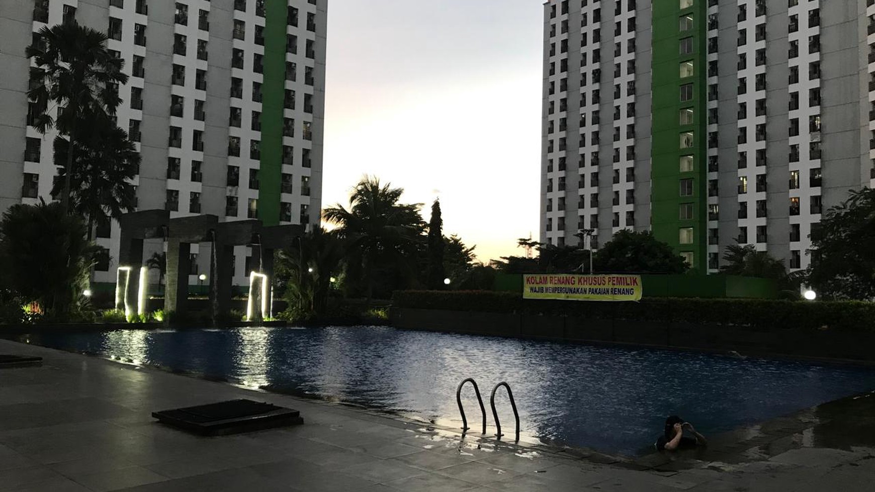 RUKO  DI APARTEMEN AREA GREENLAKE DIJUAL CEPAT COCOK UNTUK SEGALA USAHA