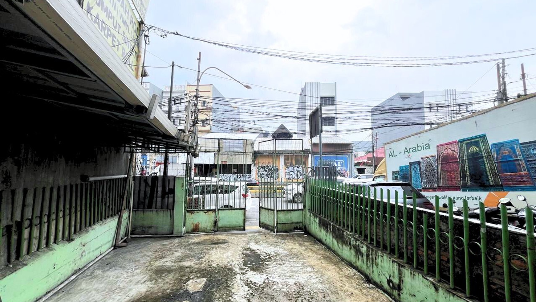 Ruko Lokasi Berada di Pusat Bisnis Di Jatinegara