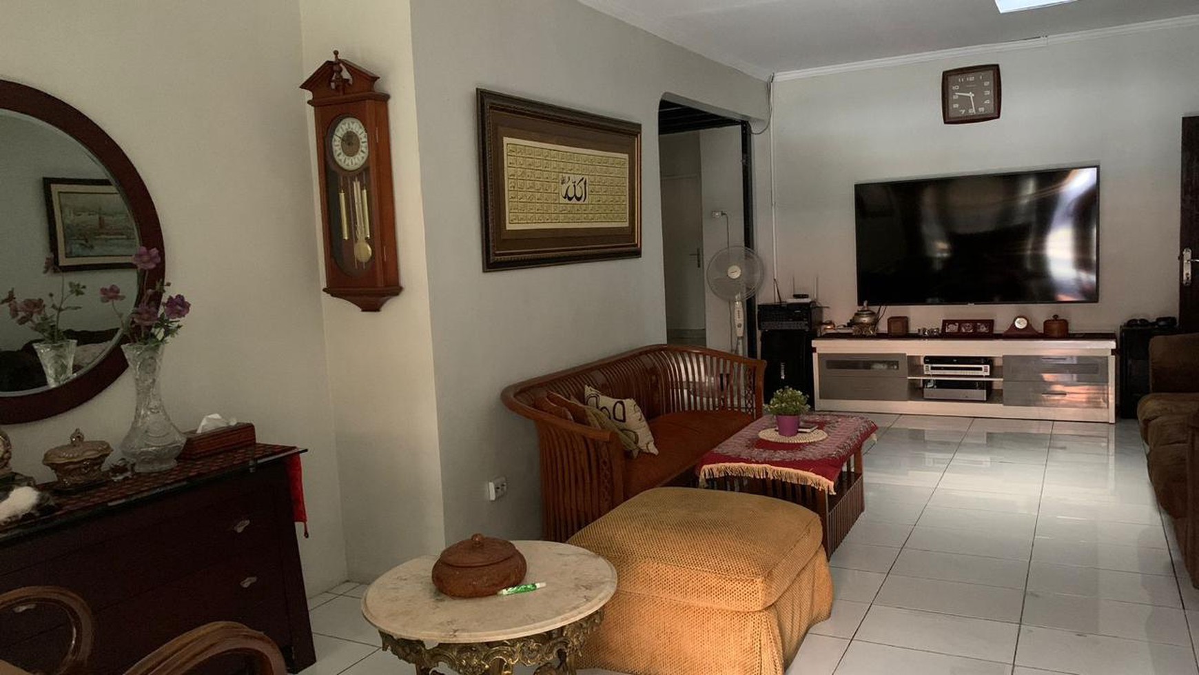 Rumah rapih, bangunan kokoh siap huni di Pondok Aren