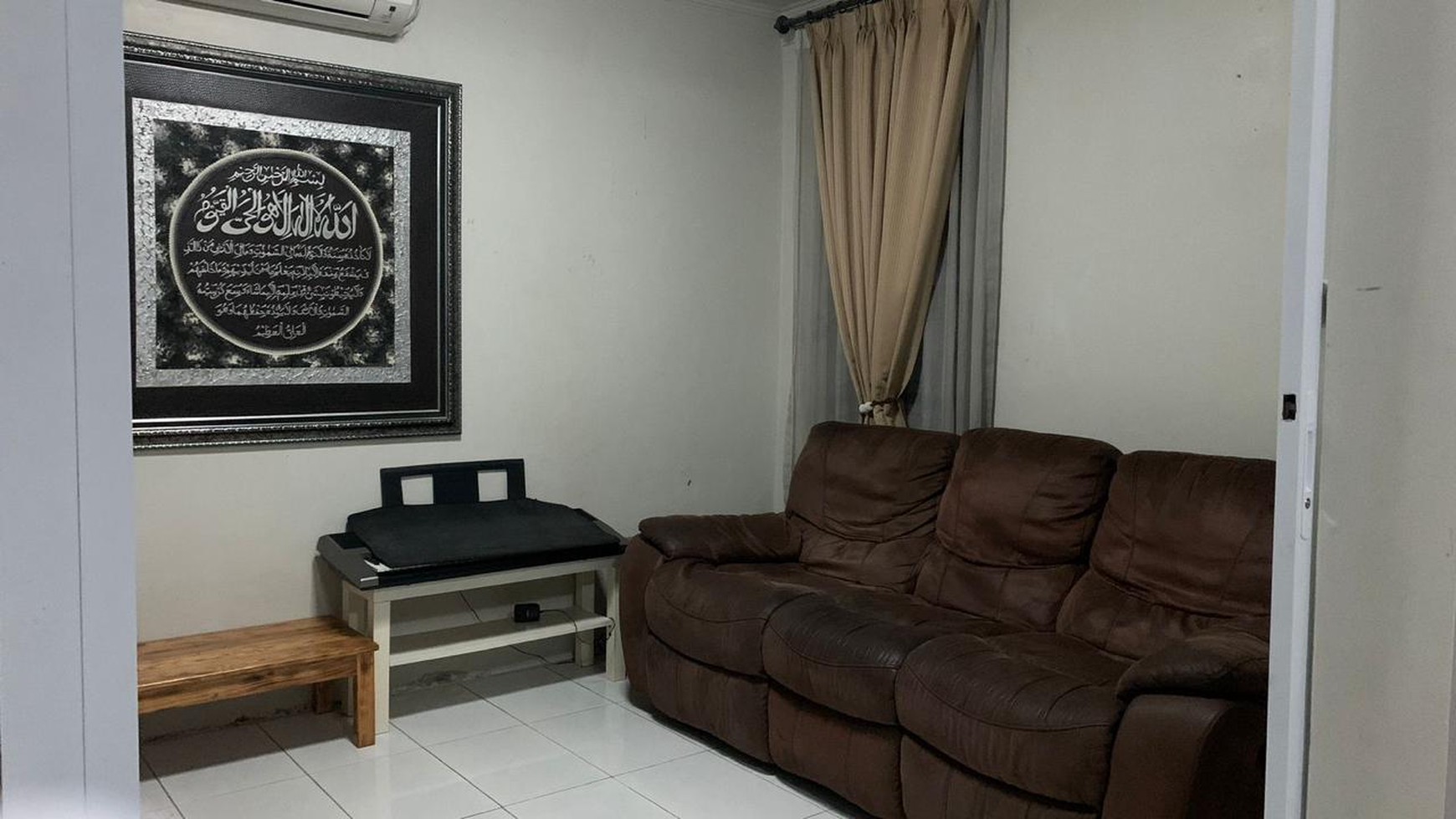Rumah rapih, bangunan kokoh siap huni di Pondok Aren