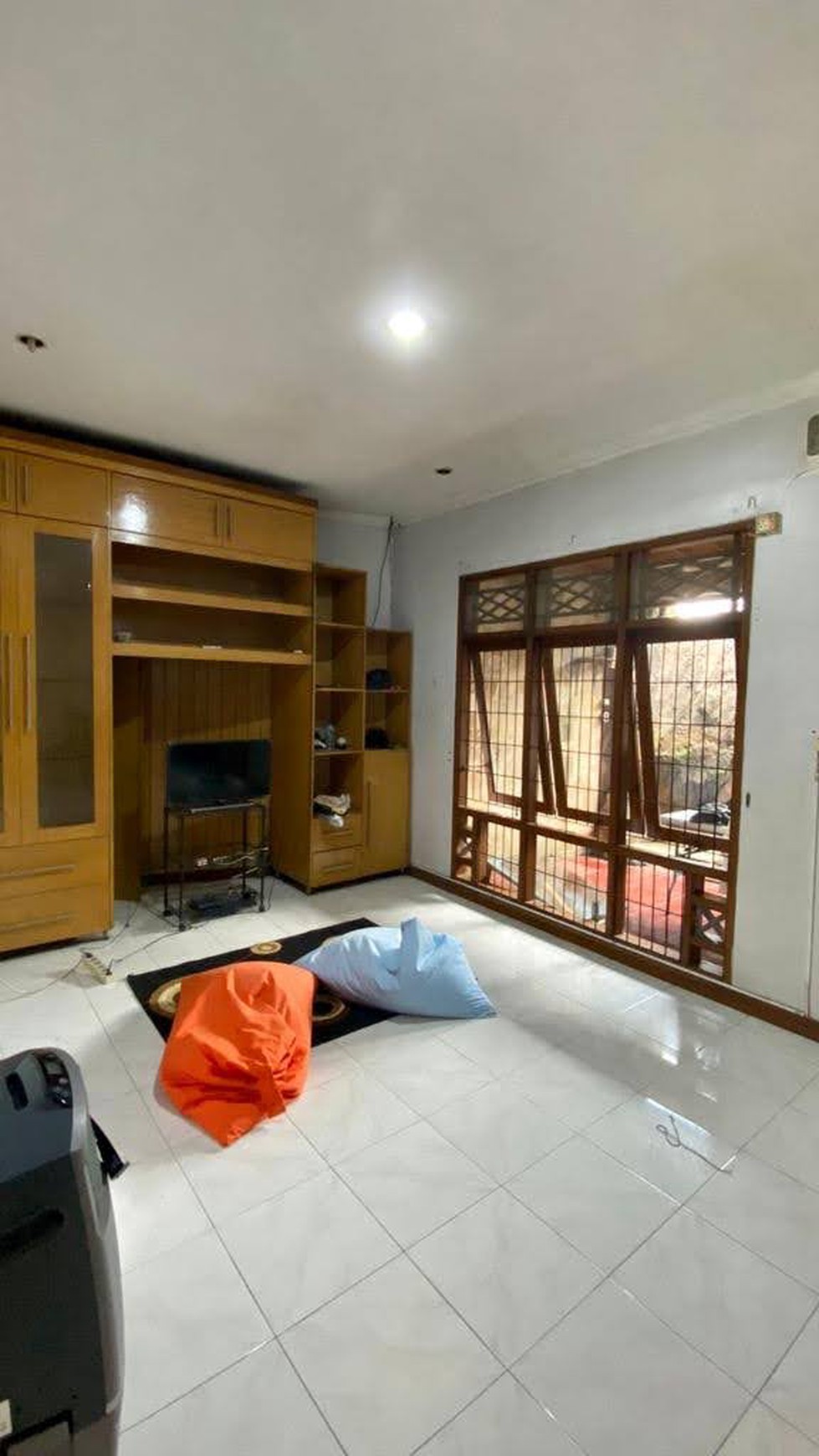 Rumah bangunan kokoh, dalam komplek di Depok