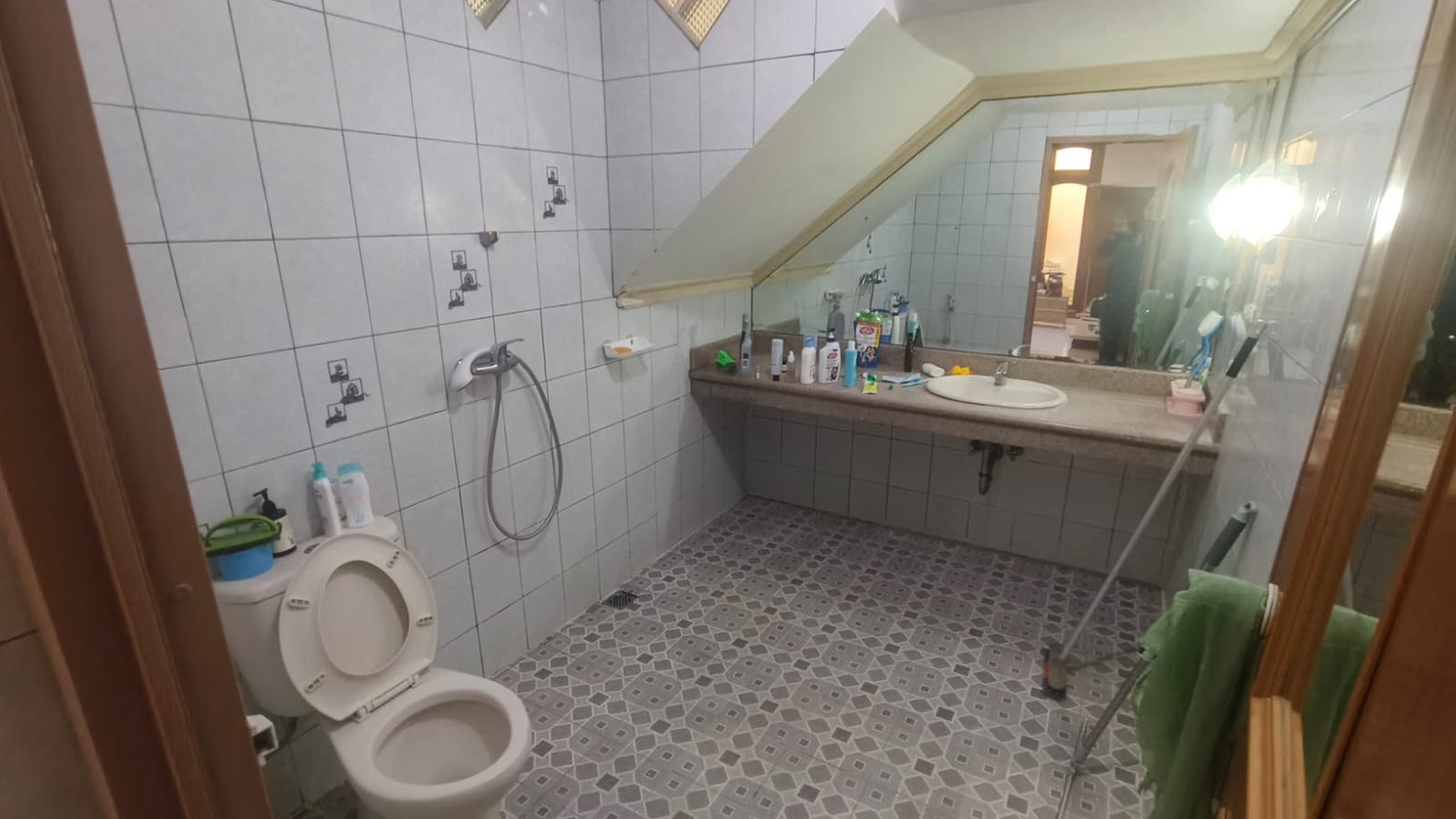 Rumah Hitung Tanah Area Cipete