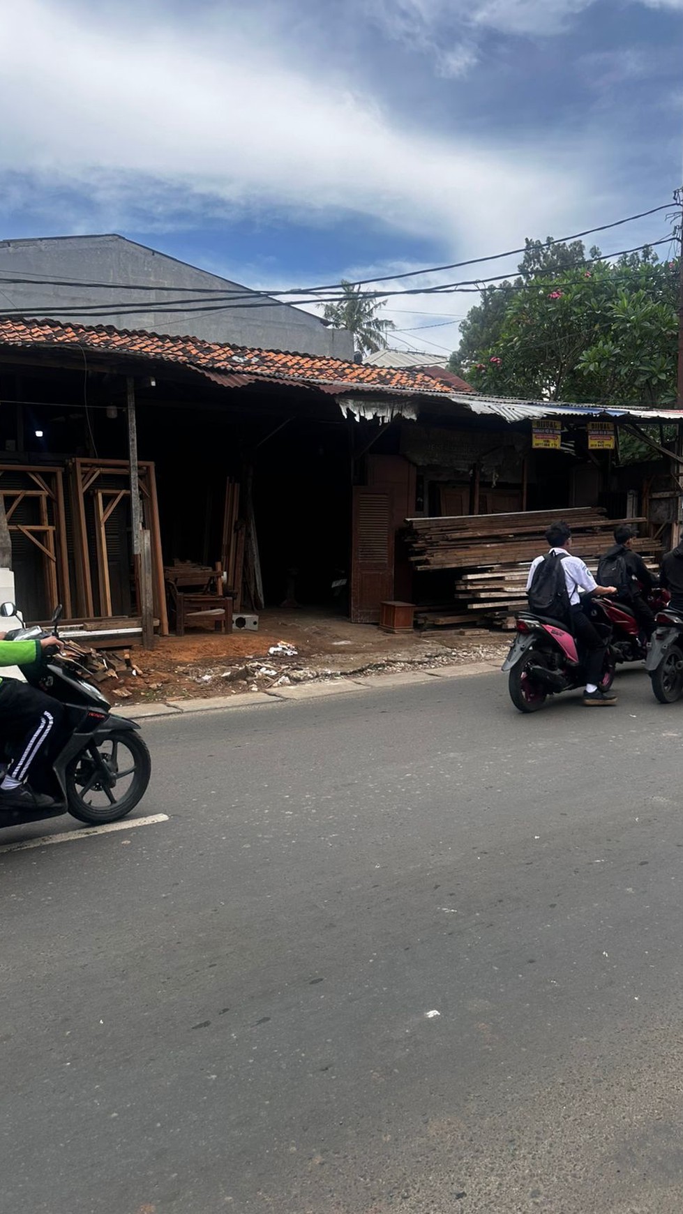 Rumah Hitung Tanah Area Cipete