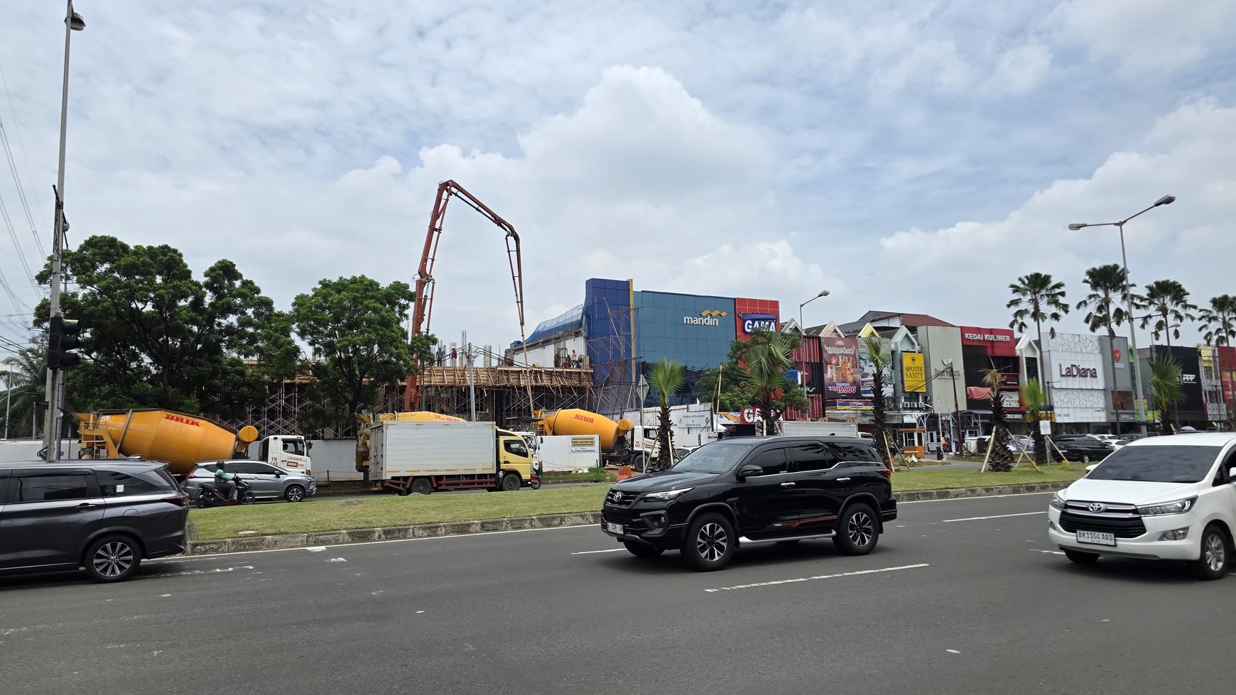 Rumah Hitung Tanah Area Cipete