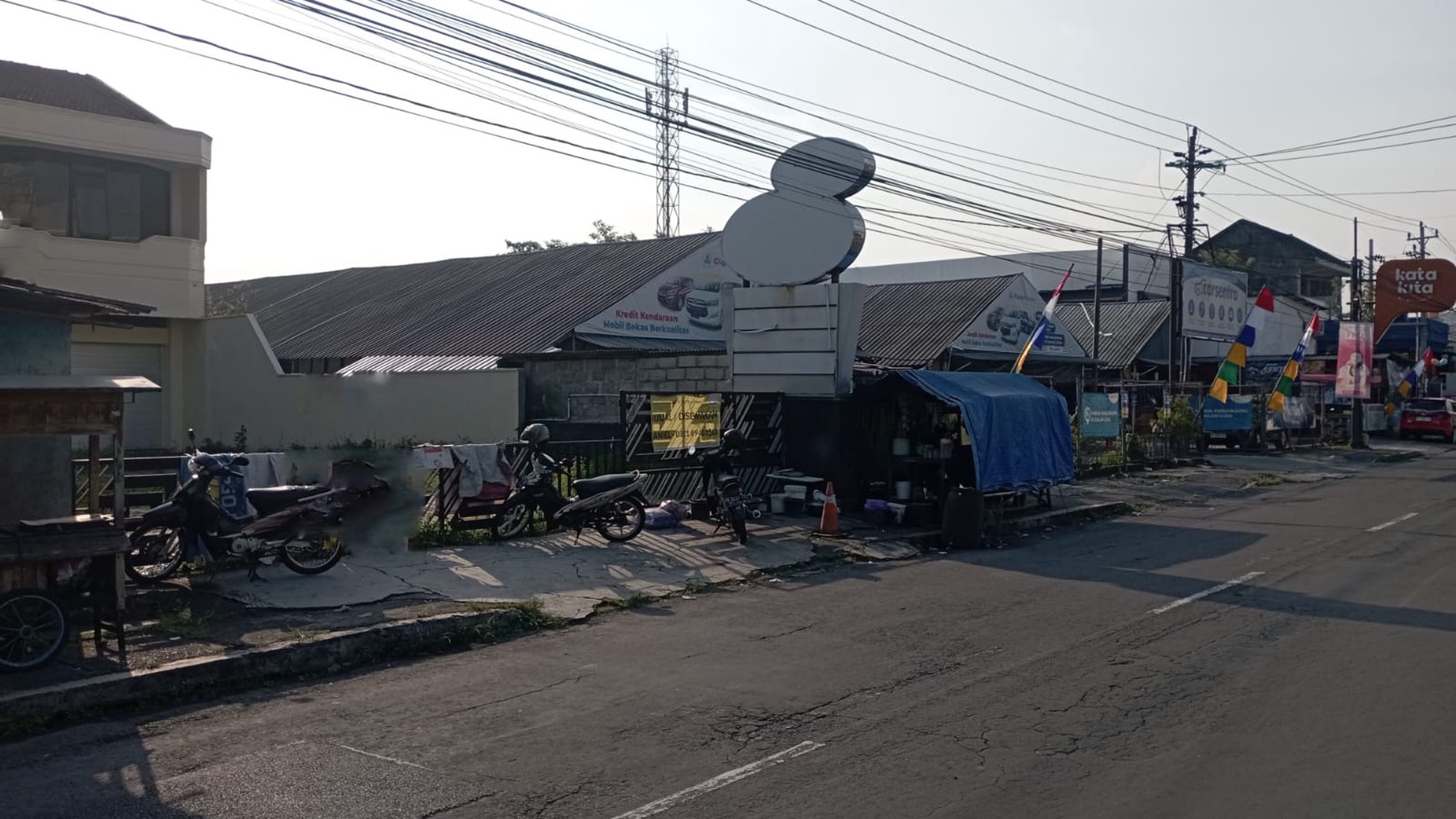 Gedung Jalan Magelang KM 5 Sinduadi Mlati Sleman Yogyakarta