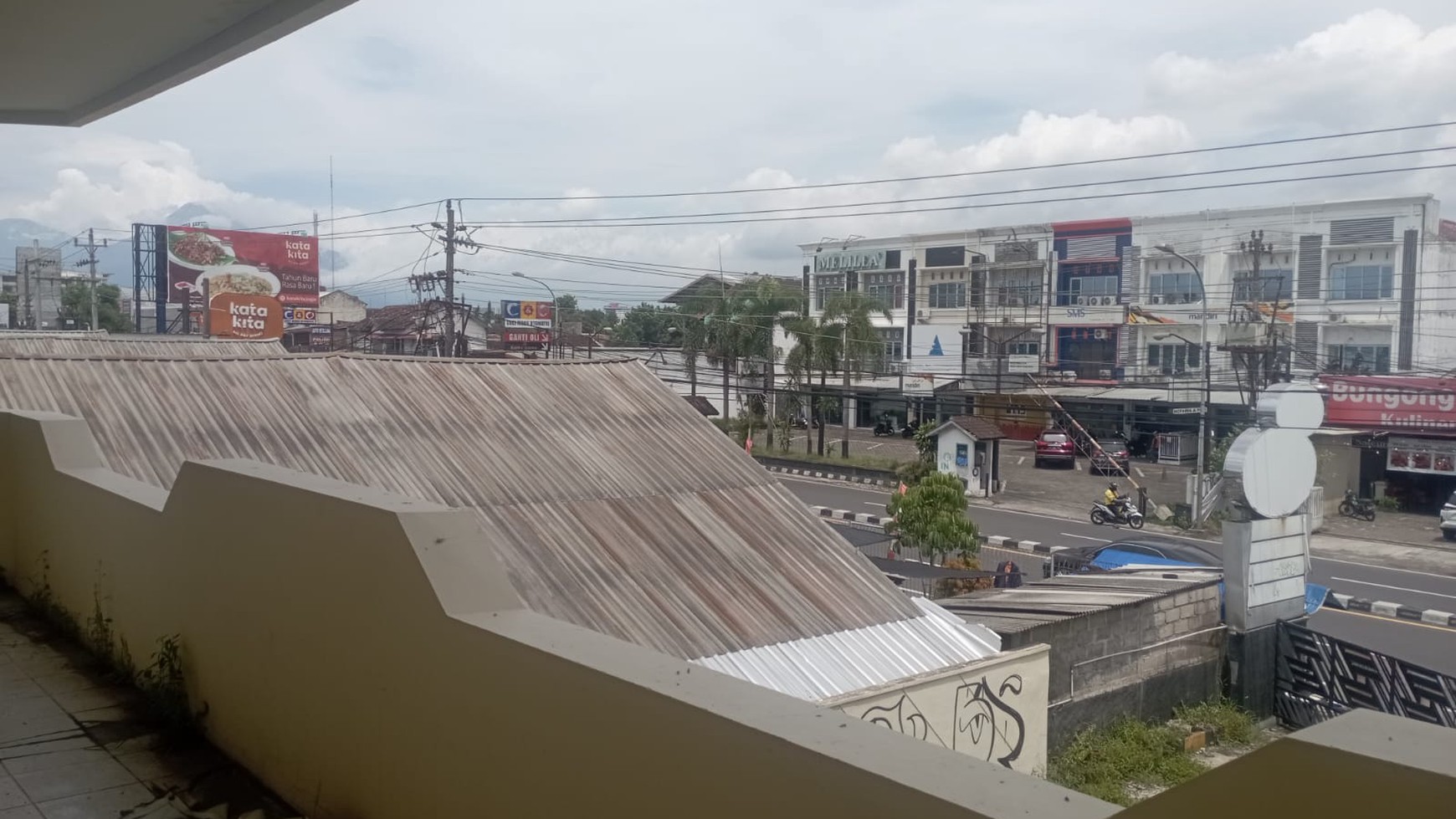 Gedung Jalan Magelang KM 5 Sinduadi Mlati Sleman Yogyakarta