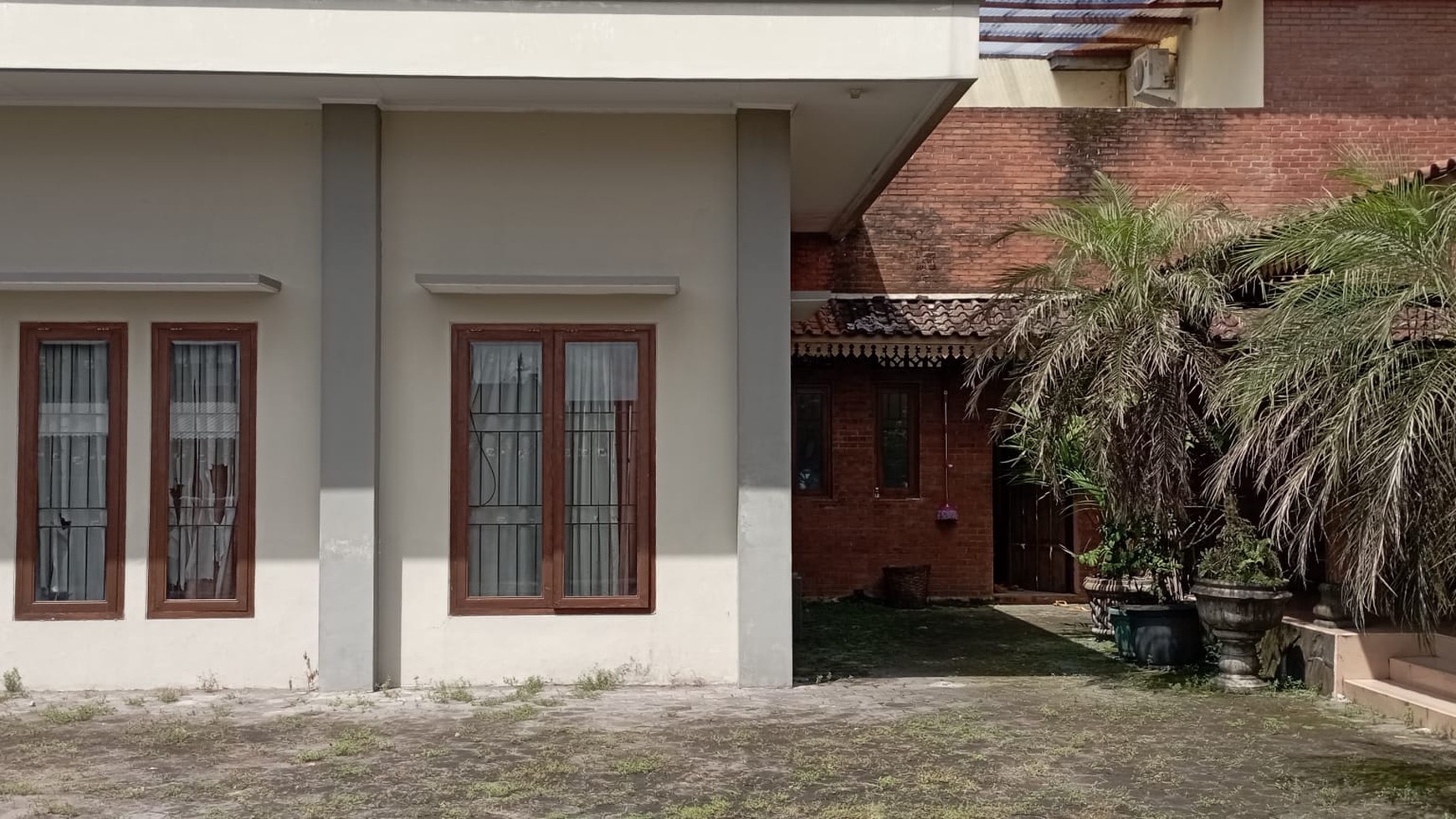 RUMAH LIMASAN 9 KAMAR SEMI FURNISH DI JL NOGOTIRTO, GAMPING, SLEMAN