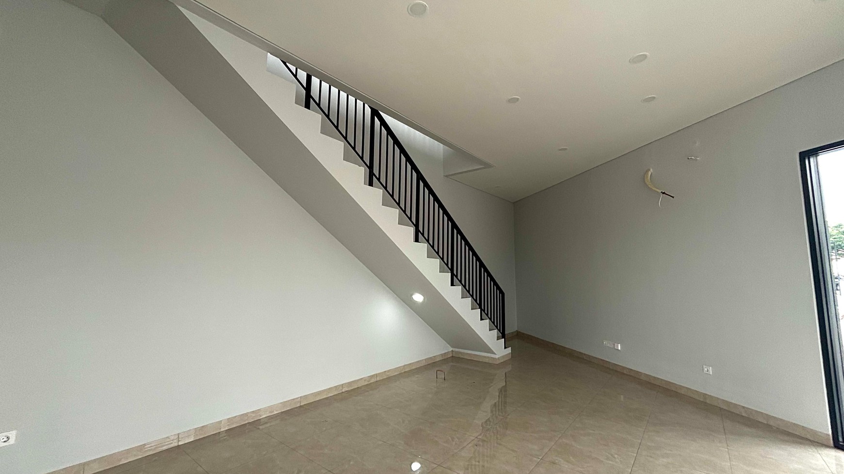 Ruko 7 Unit di Sewakan diCBD - North Square District Kota Wisata 