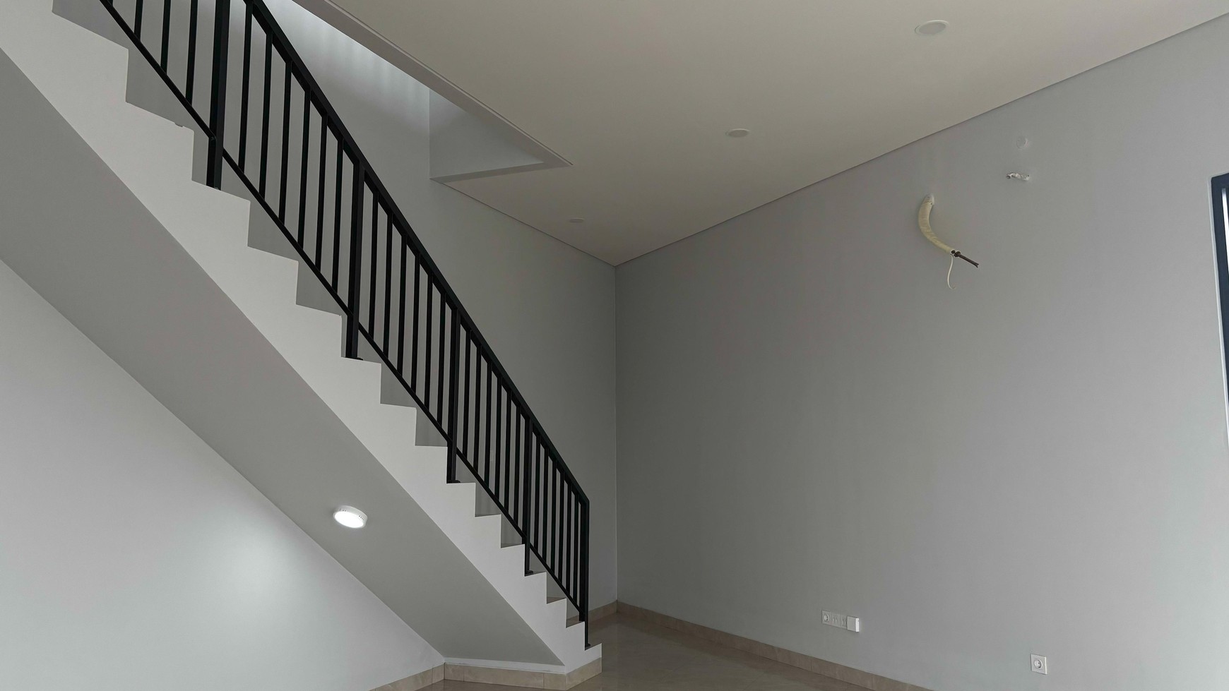 Ruko 7 Unit di Sewakan diCBD - North Square District Kota Wisata 