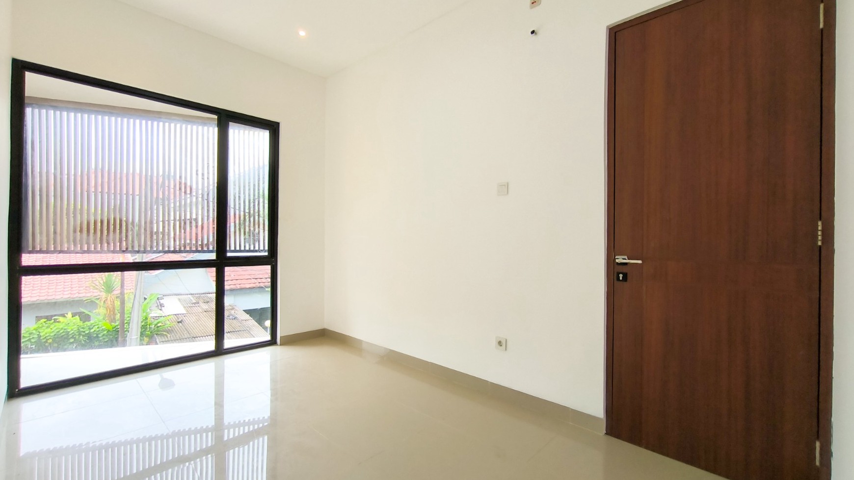 Rumah 2 lantai,lokasi oke,dalam cluster di Bintaro Jaya 9