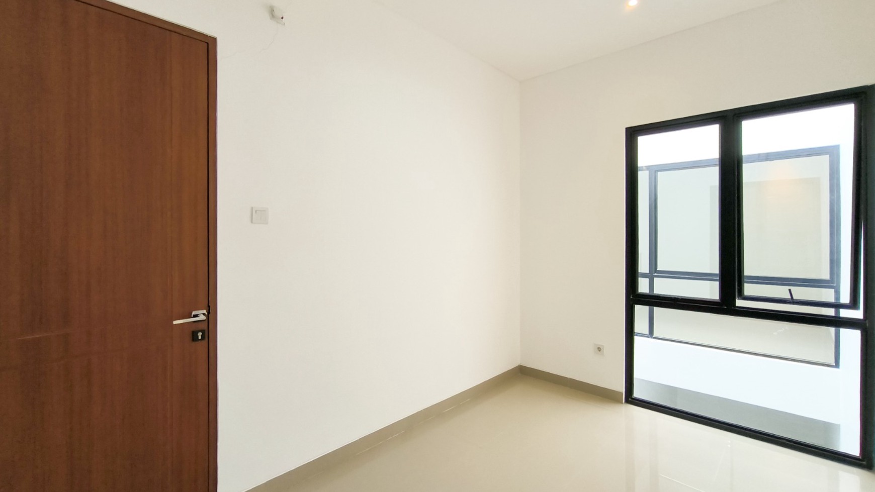 Rumah 2 lantai,lokasi oke,dalam cluster di Bintaro Jaya 9