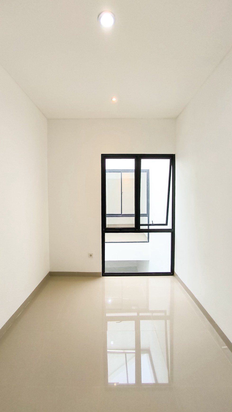 Rumah 2 lantai,lokasi oke,dalam cluster di Bintaro Jaya 9