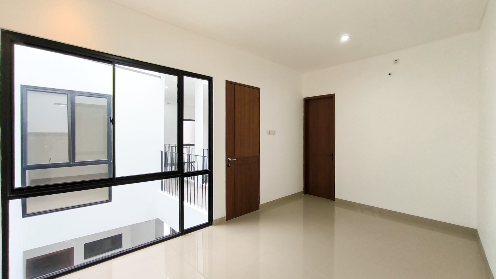 Rumah 2 lantai,lokasi oke,dalam cluster di Bintaro Jaya 9