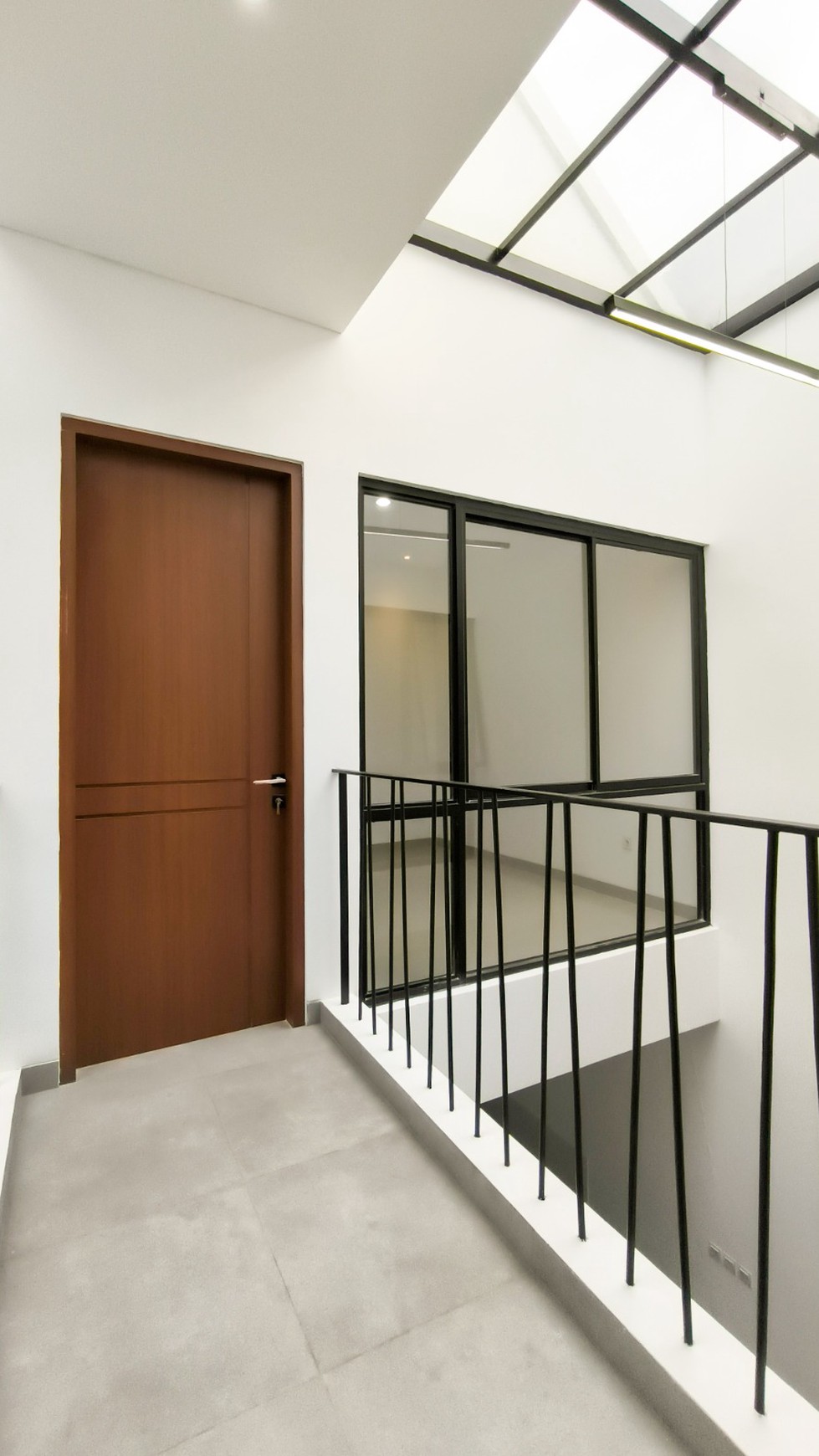 Rumah 2 lantai,lokasi oke,dalam cluster di Bintaro Jaya 9