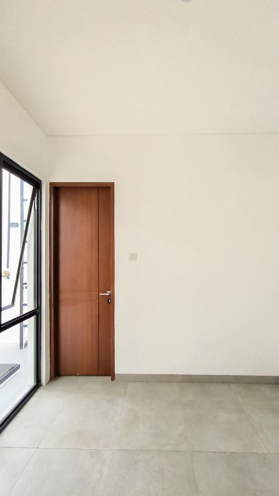 Rumah 2 lantai,lokasi oke,dalam cluster di Bintaro Jaya 9