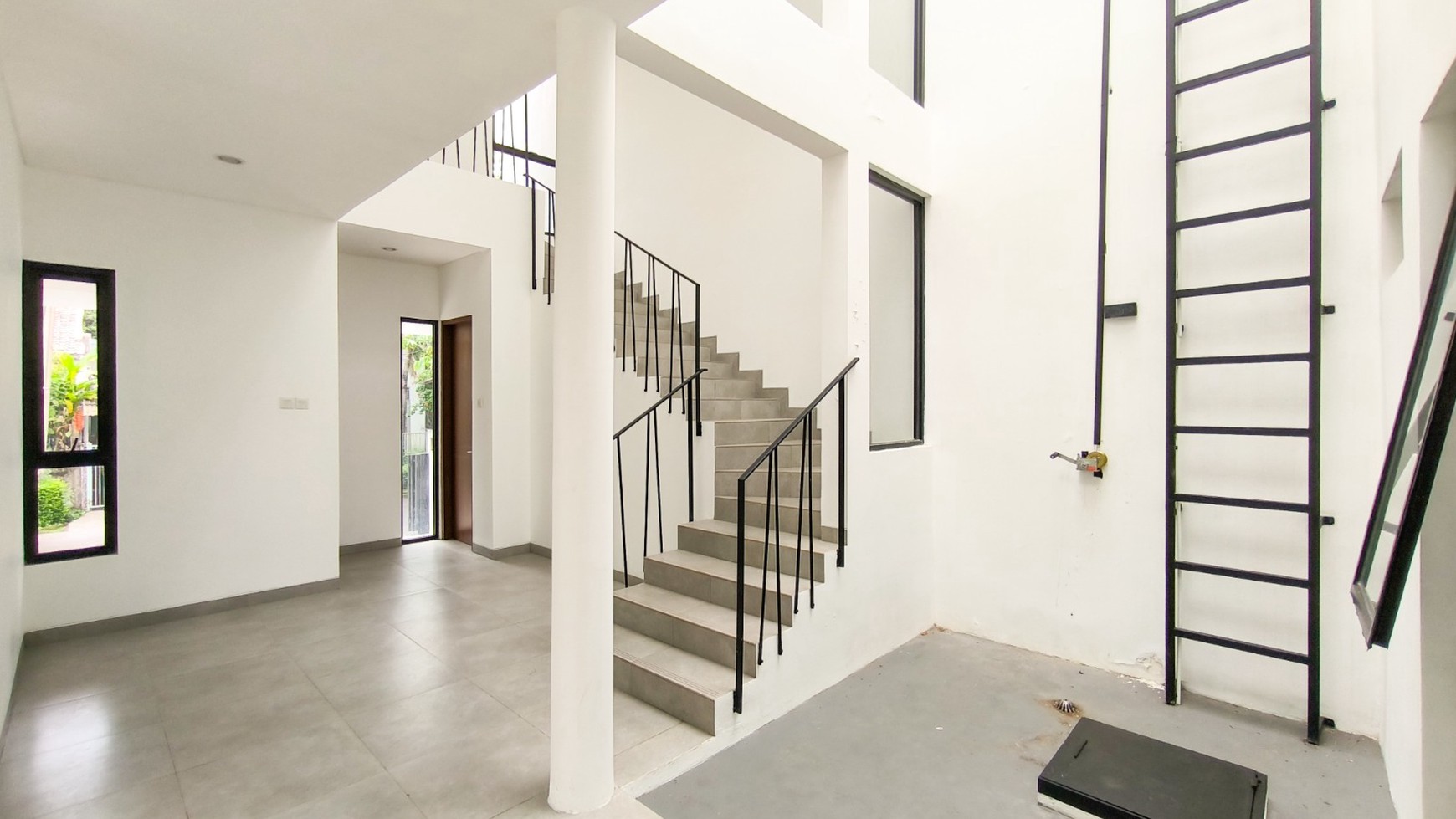 Rumah 2 lantai,lokasi oke,dalam cluster di Bintaro Jaya 9