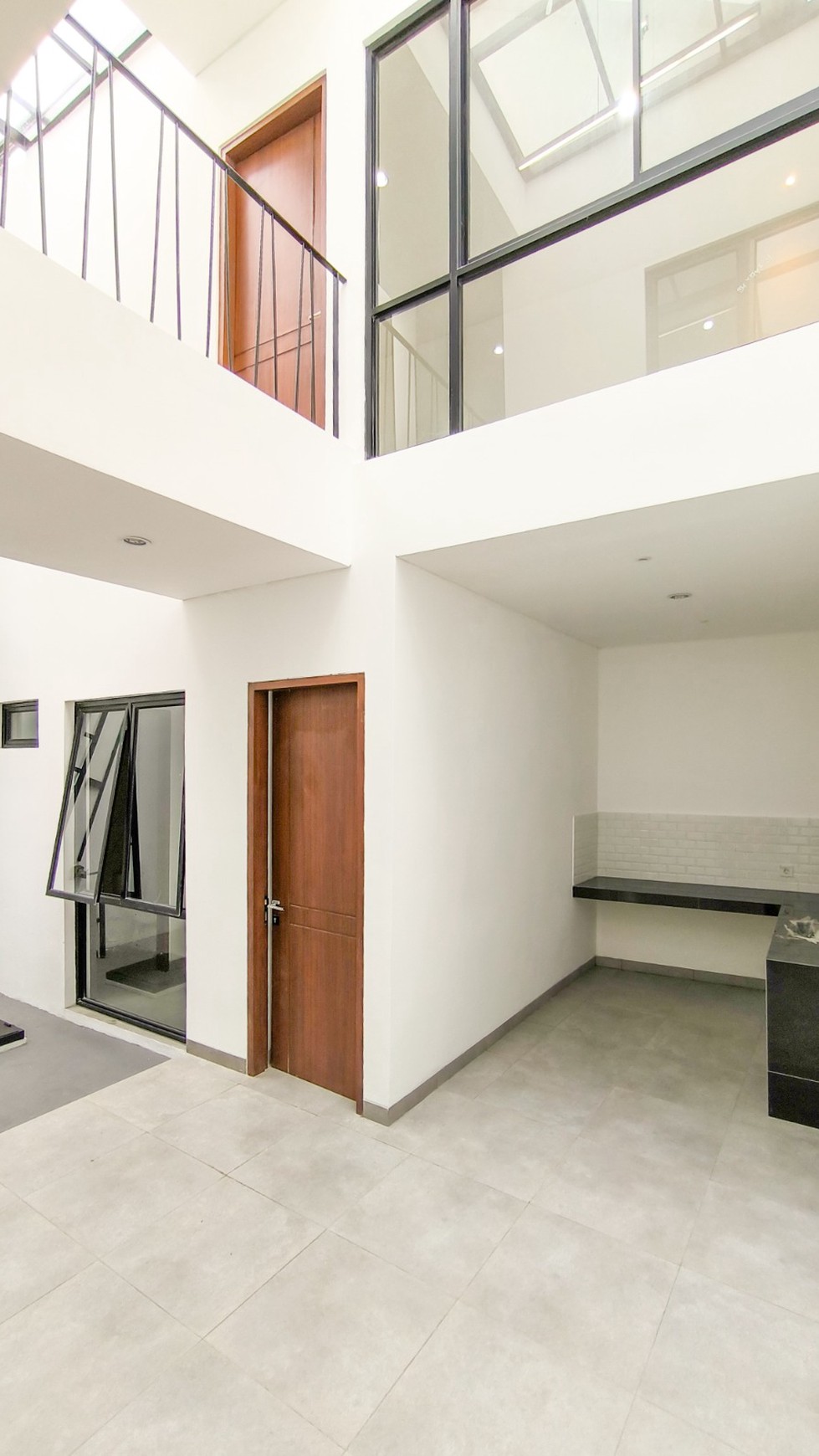 Rumah 2 lantai,lokasi oke,dalam cluster di Bintaro Jaya 9