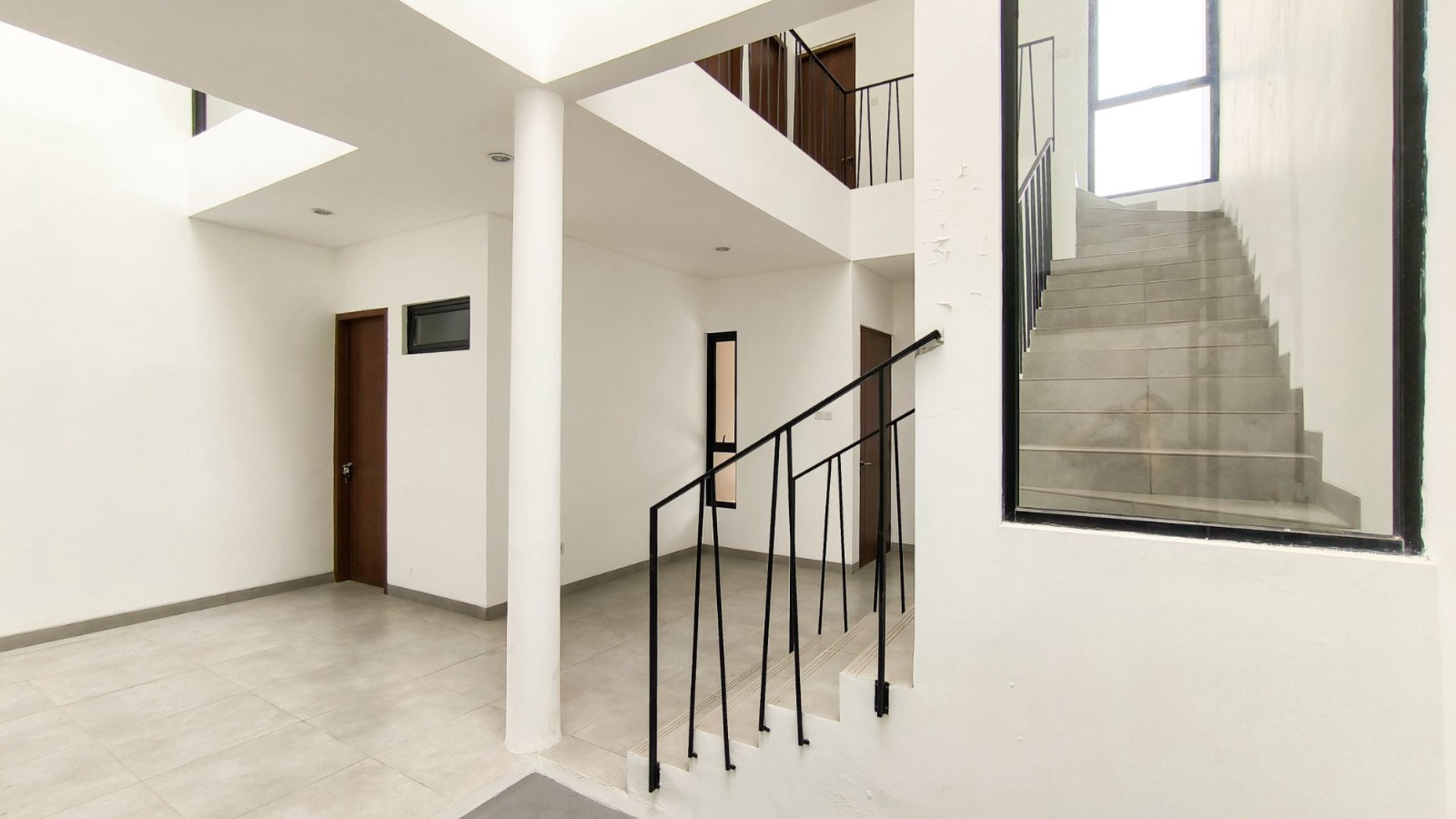 Rumah 2 lantai,lokasi oke,dalam cluster di Bintaro Jaya 9