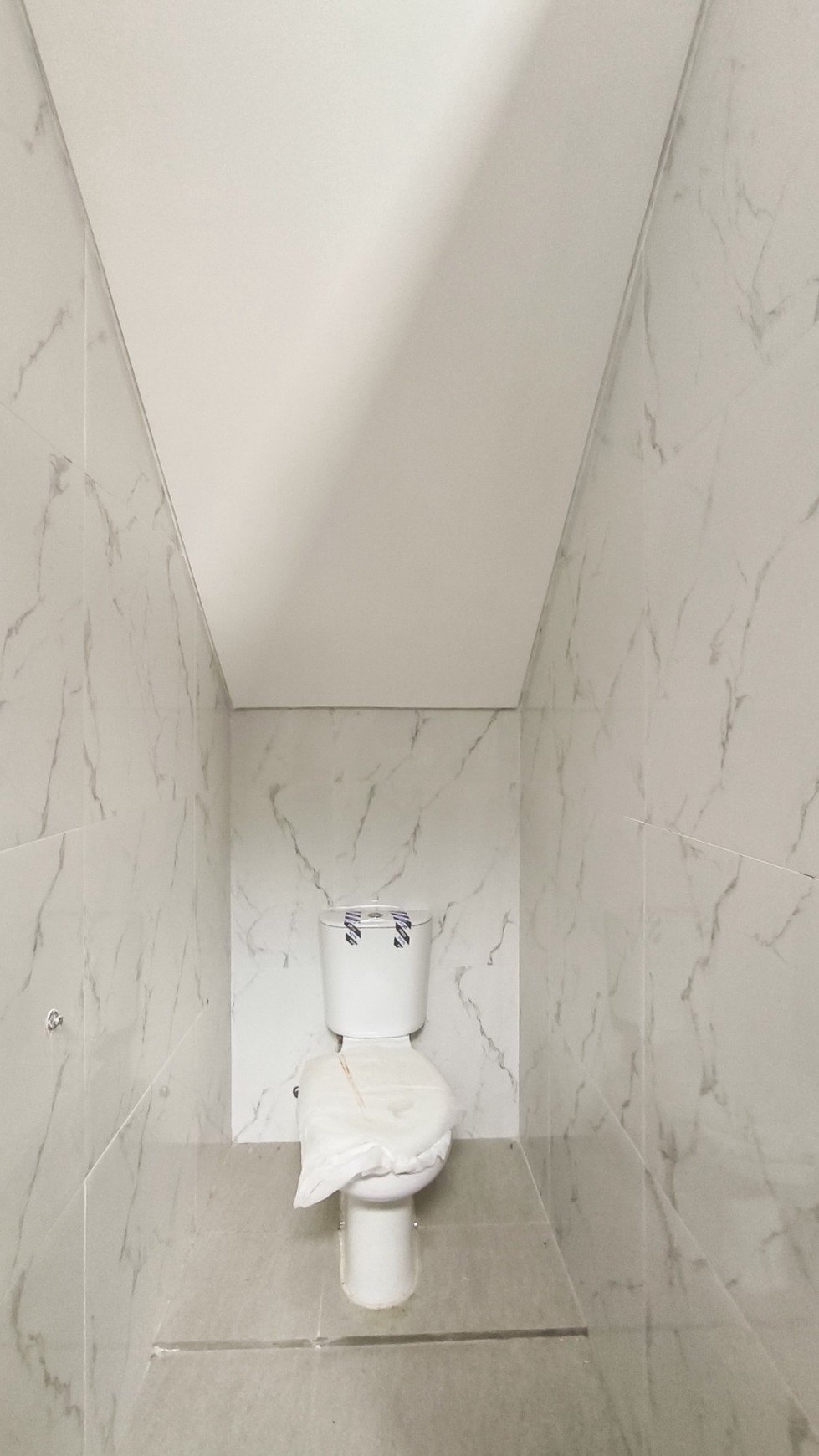 Rumah 2 lantai,lokasi oke,dalam cluster di Bintaro Jaya 9