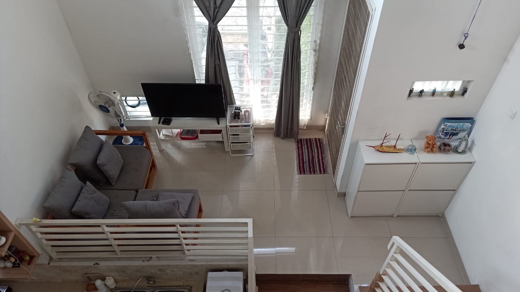 Rumah Cantik Split Level Minimalis Siap Huni Di Jombang- Ciputat