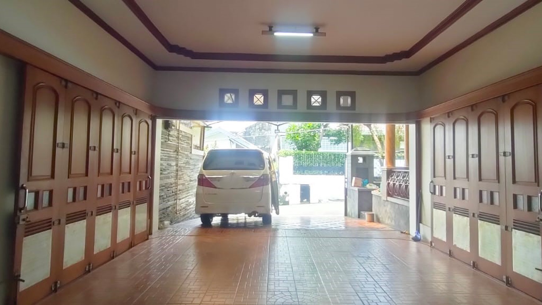 Rumah mewah di perumahan lokasi stategis di Kebayoran Lama