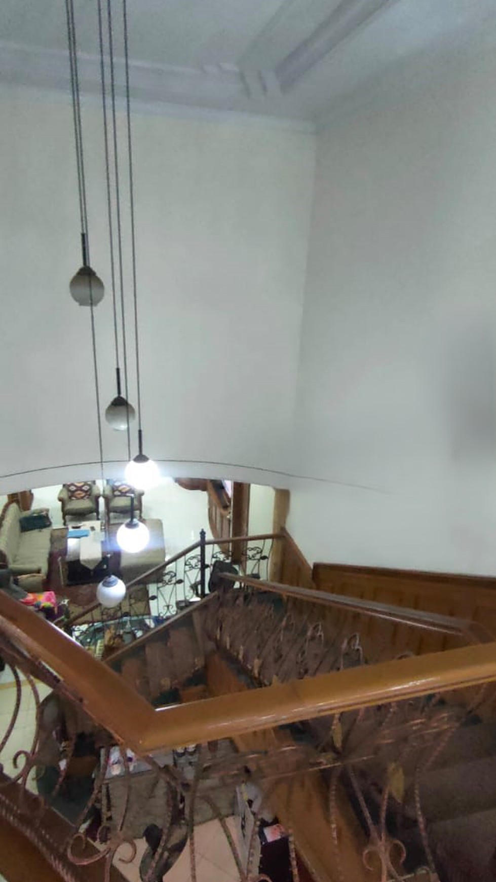 Rumah mewah di perumahan lokasi stategis di Kebayoran Lama