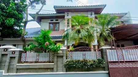 Rumah mewah di perumahan lokasi stategis di Kebayoran Lama