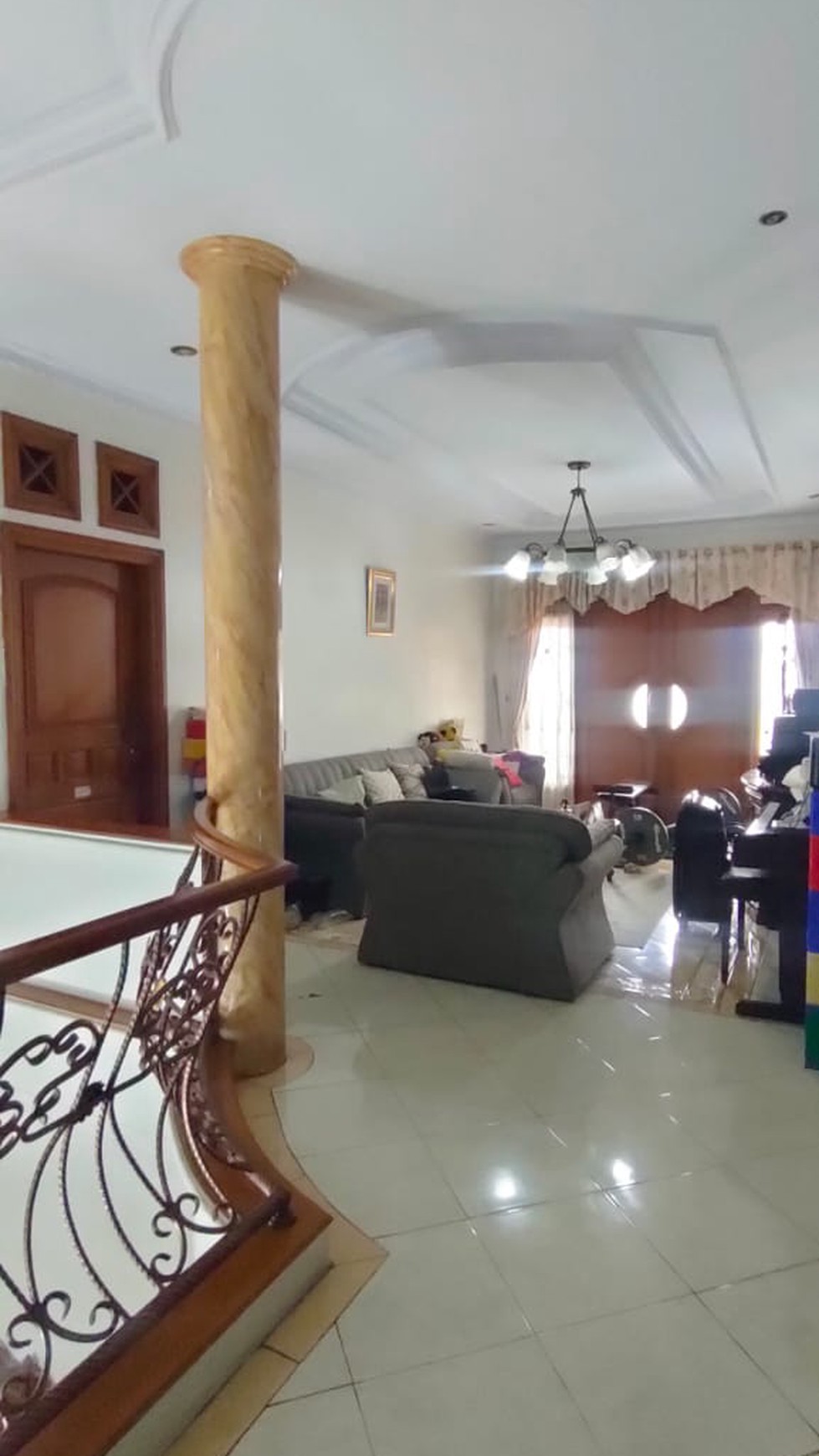 Rumah mewah di perumahan lokasi stategis di Kebayoran Lama